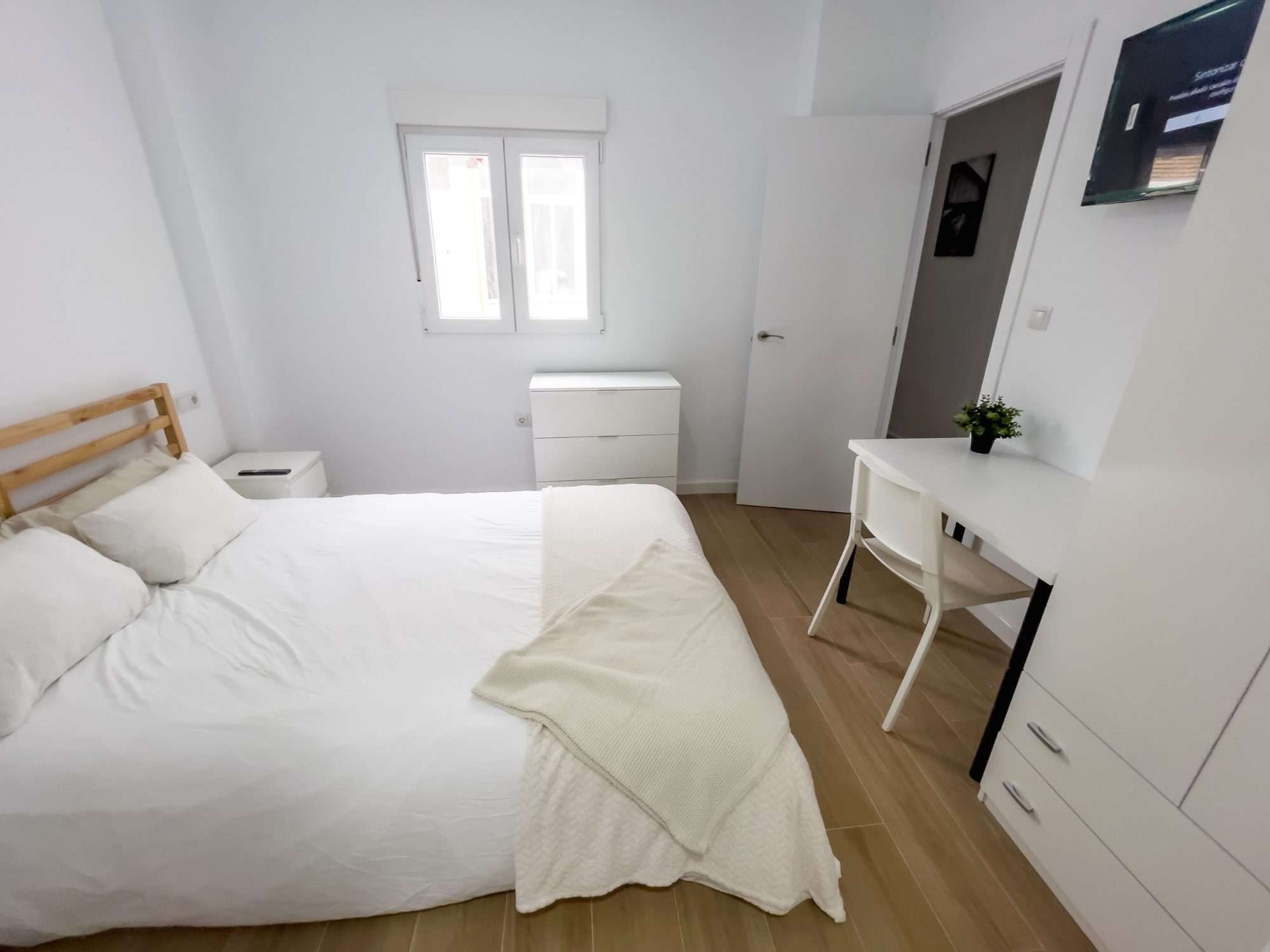 Espectacular Piso de 4 Habitaciones en Manuel Arellano, Sevilla.