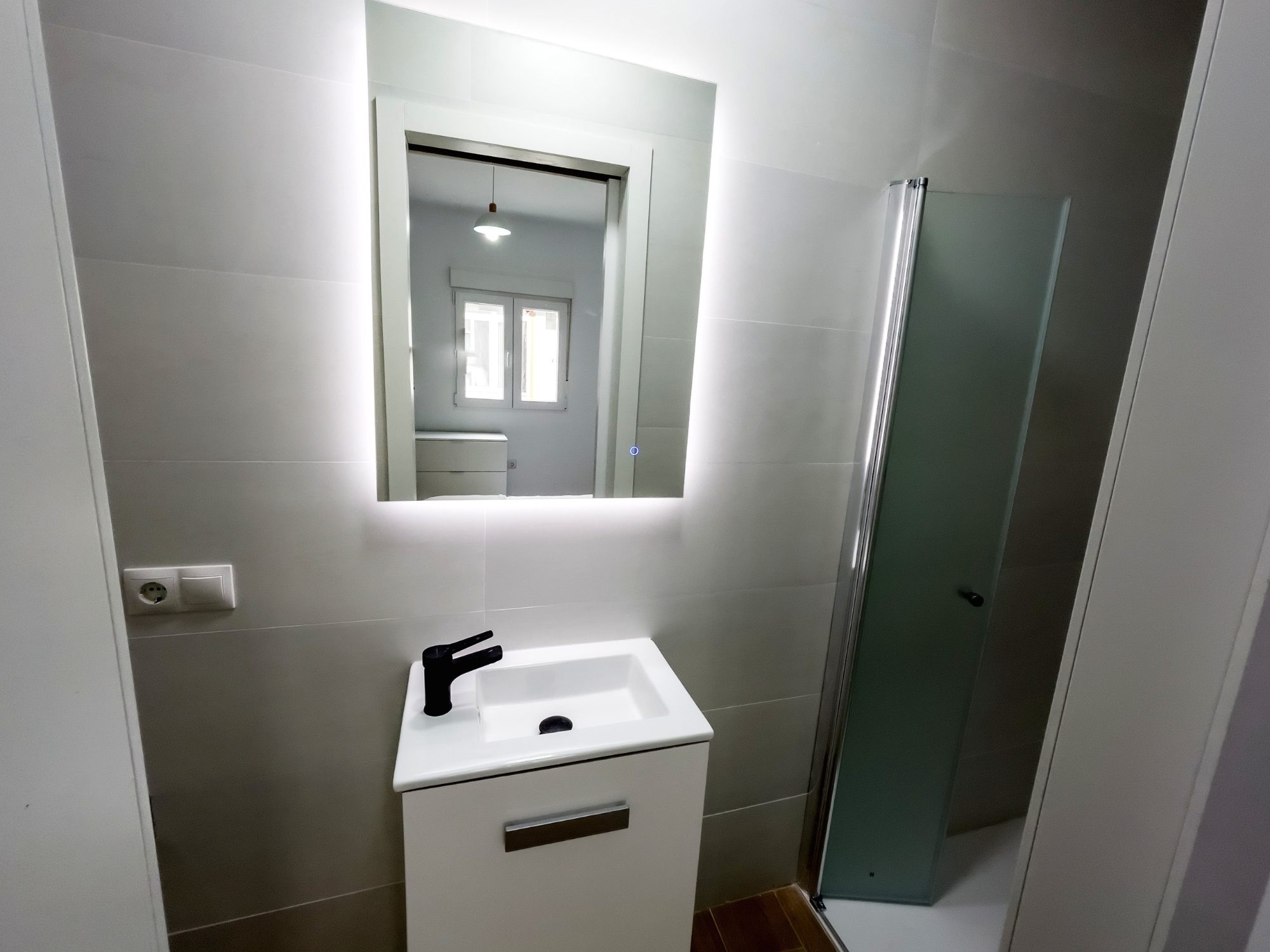 Espectacular Piso de 4 Habitaciones en Manuel Arellano, Sevilla.