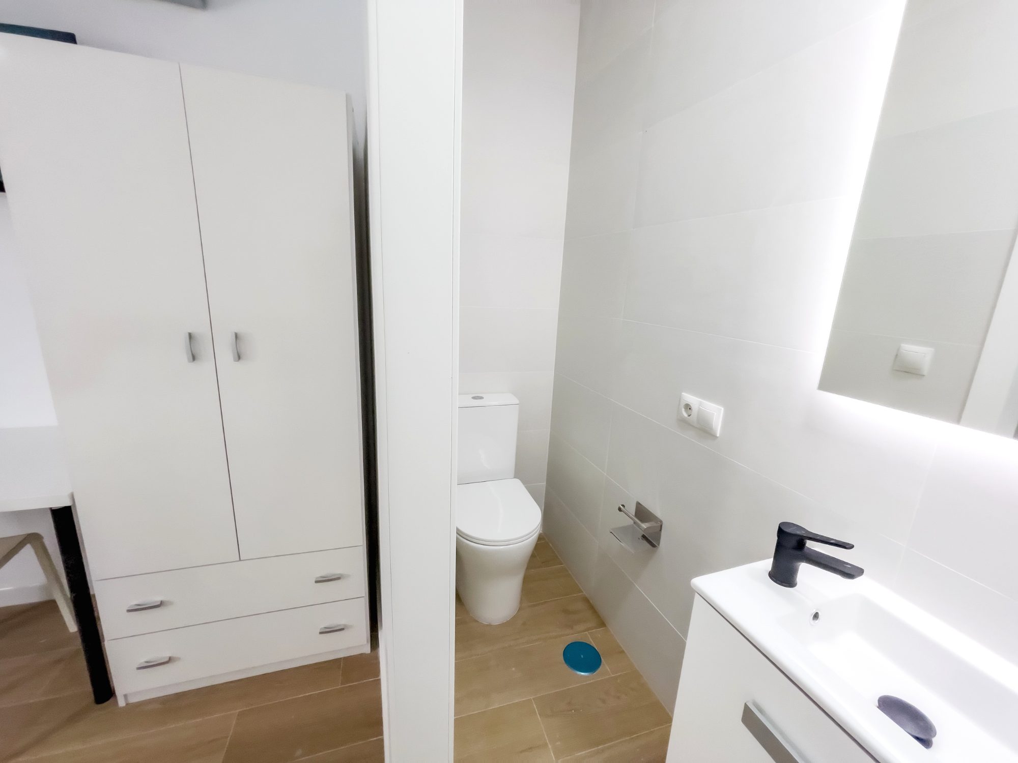Espectacular Piso de 4 Habitaciones en Manuel Arellano, Sevilla.