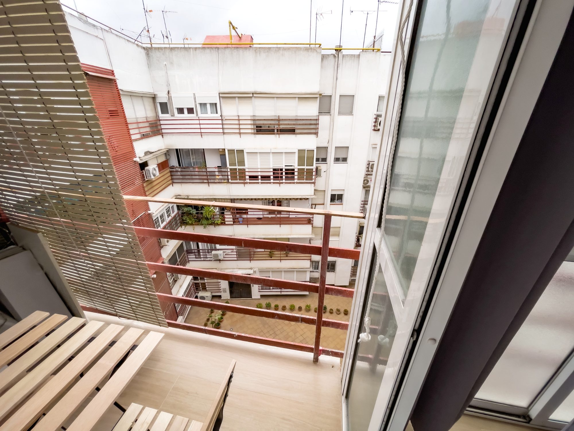 Espectacular Piso de 4 Habitaciones en Manuel Arellano, Sevilla.