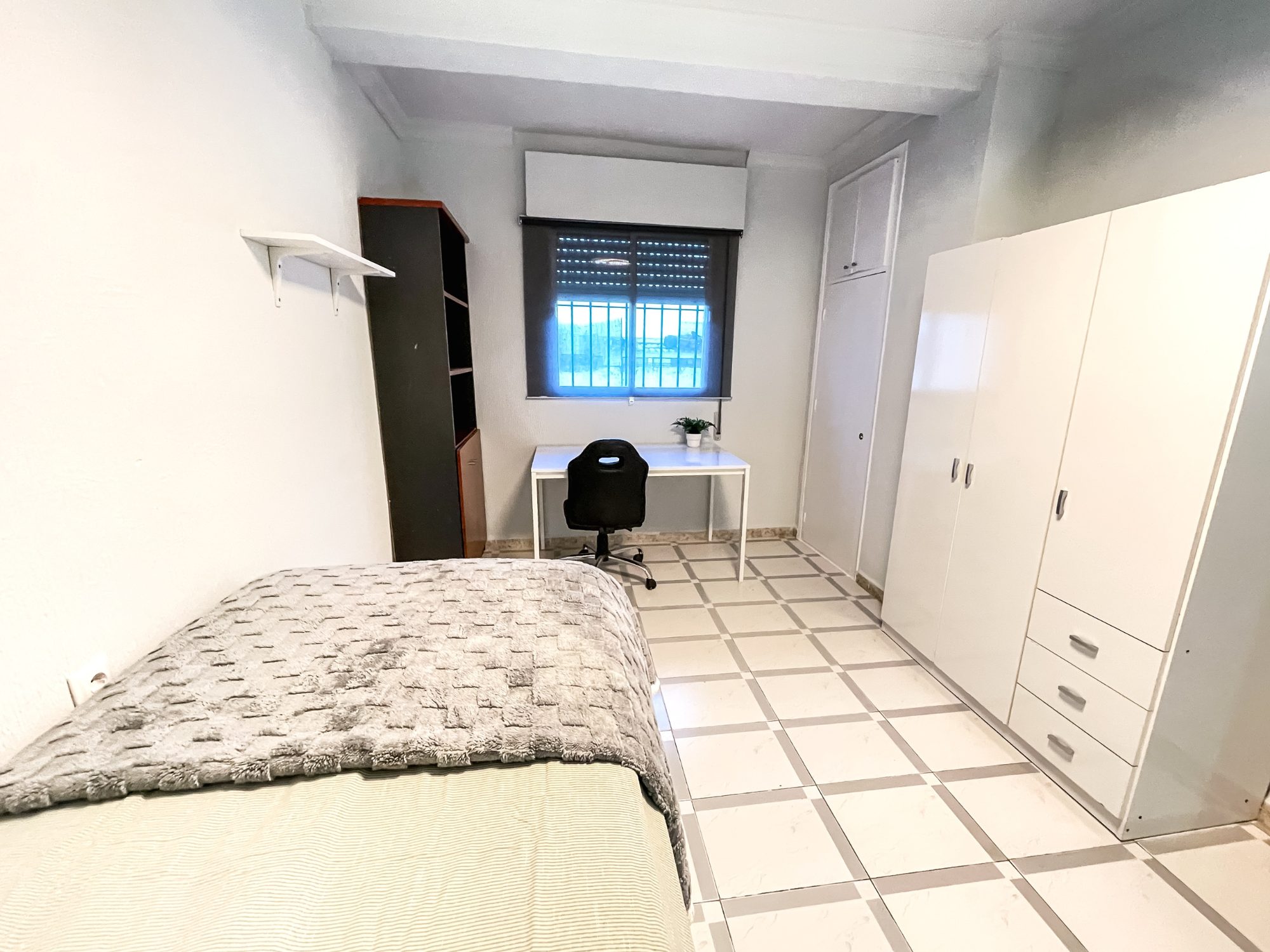 Piso Céntrico de 4 Habitaciones – Juan Manuel Rodriguez Correa/Cruz Roja