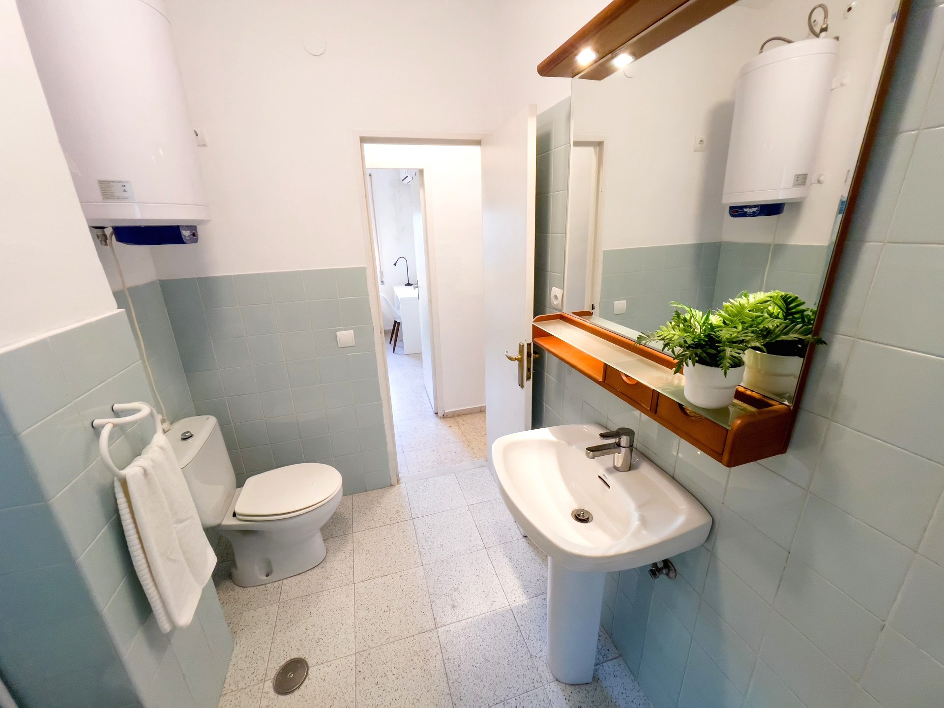 Acogedor Apartamento de 3 Habitaciones en Calle Zafiro, La Macarena