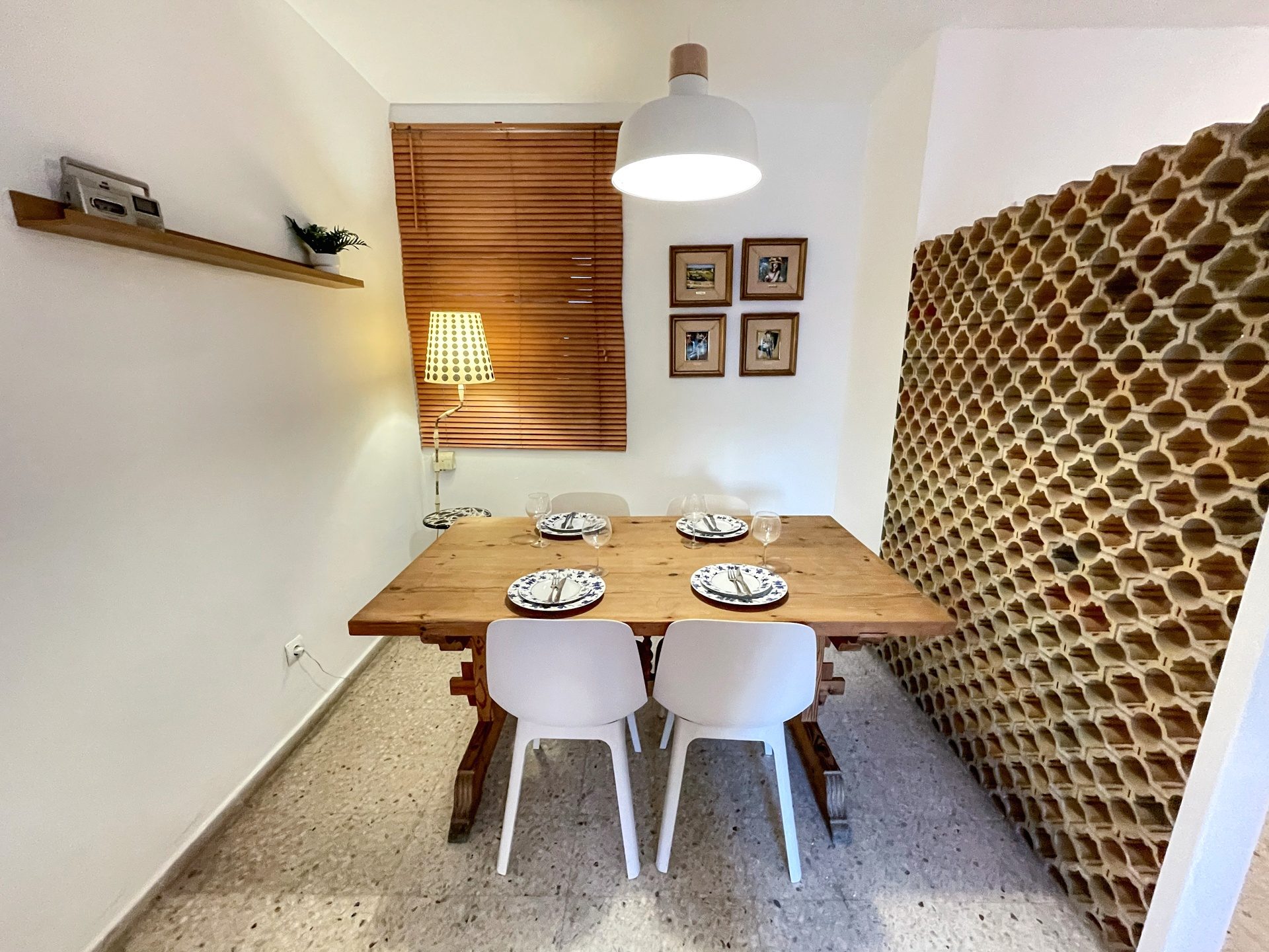 Acogedor Apartamento de 3 Habitaciones en Calle Zafiro, La Macarena