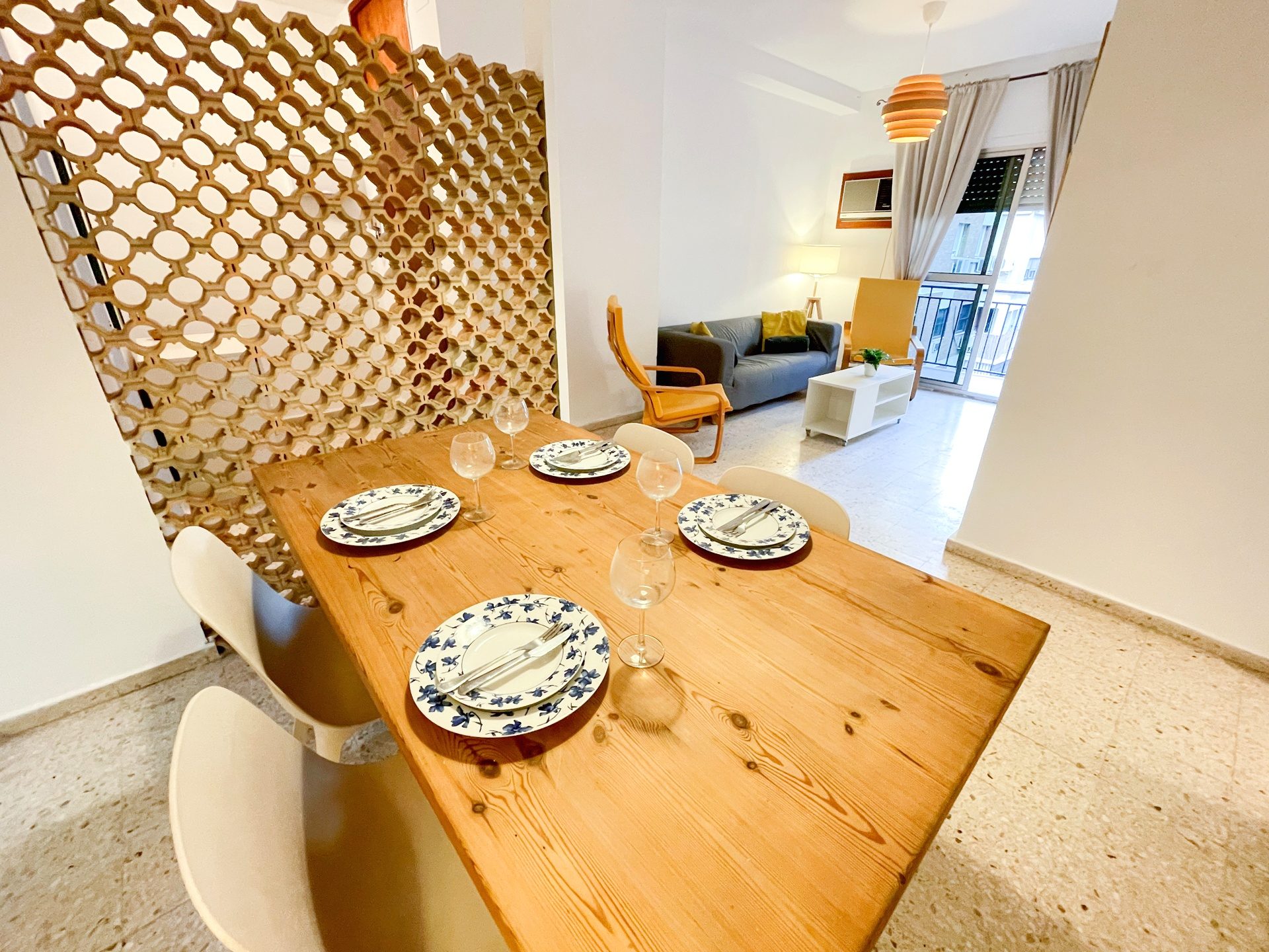 Acogedor Apartamento de 3 Habitaciones en Calle Zafiro, La Macarena