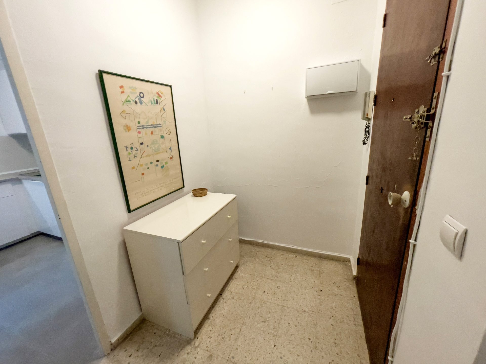 Acogedor Apartamento de 3 Habitaciones en Calle Zafiro, La Macarena