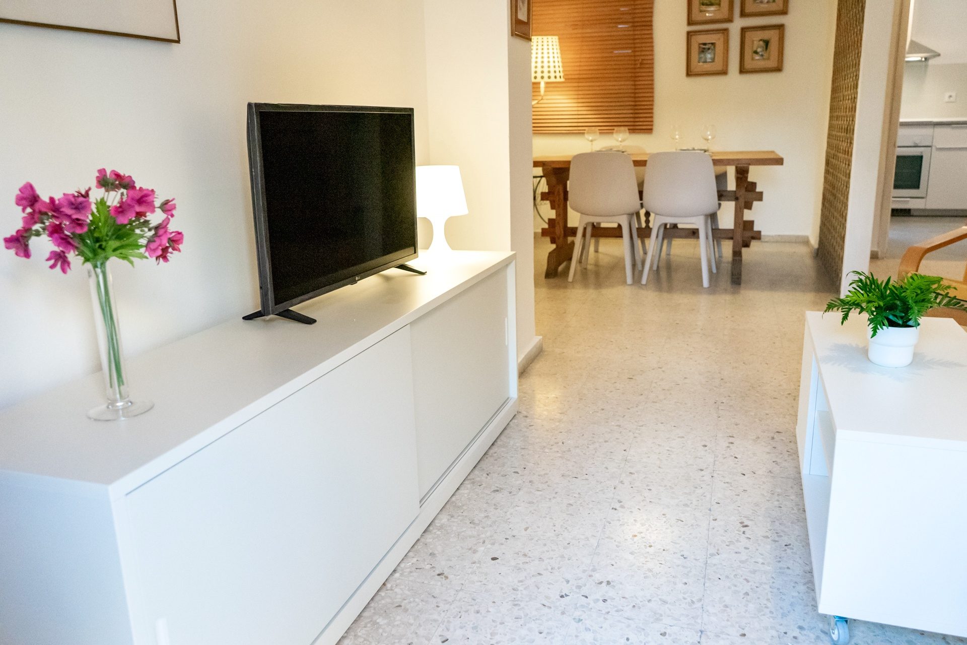 Acogedor Apartamento de 3 Habitaciones en Calle Zafiro, La Macarena
