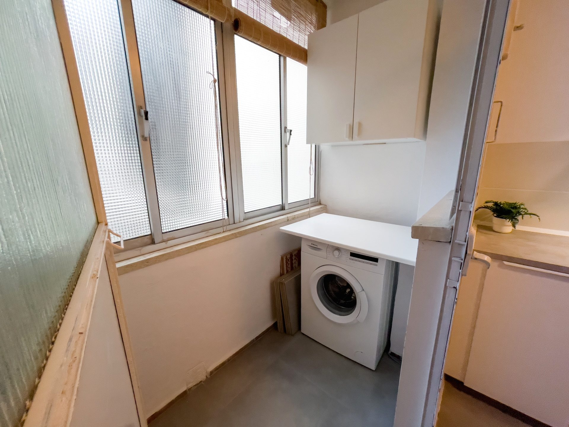 Acogedor Apartamento de 3 Habitaciones en Calle Zafiro, La Macarena