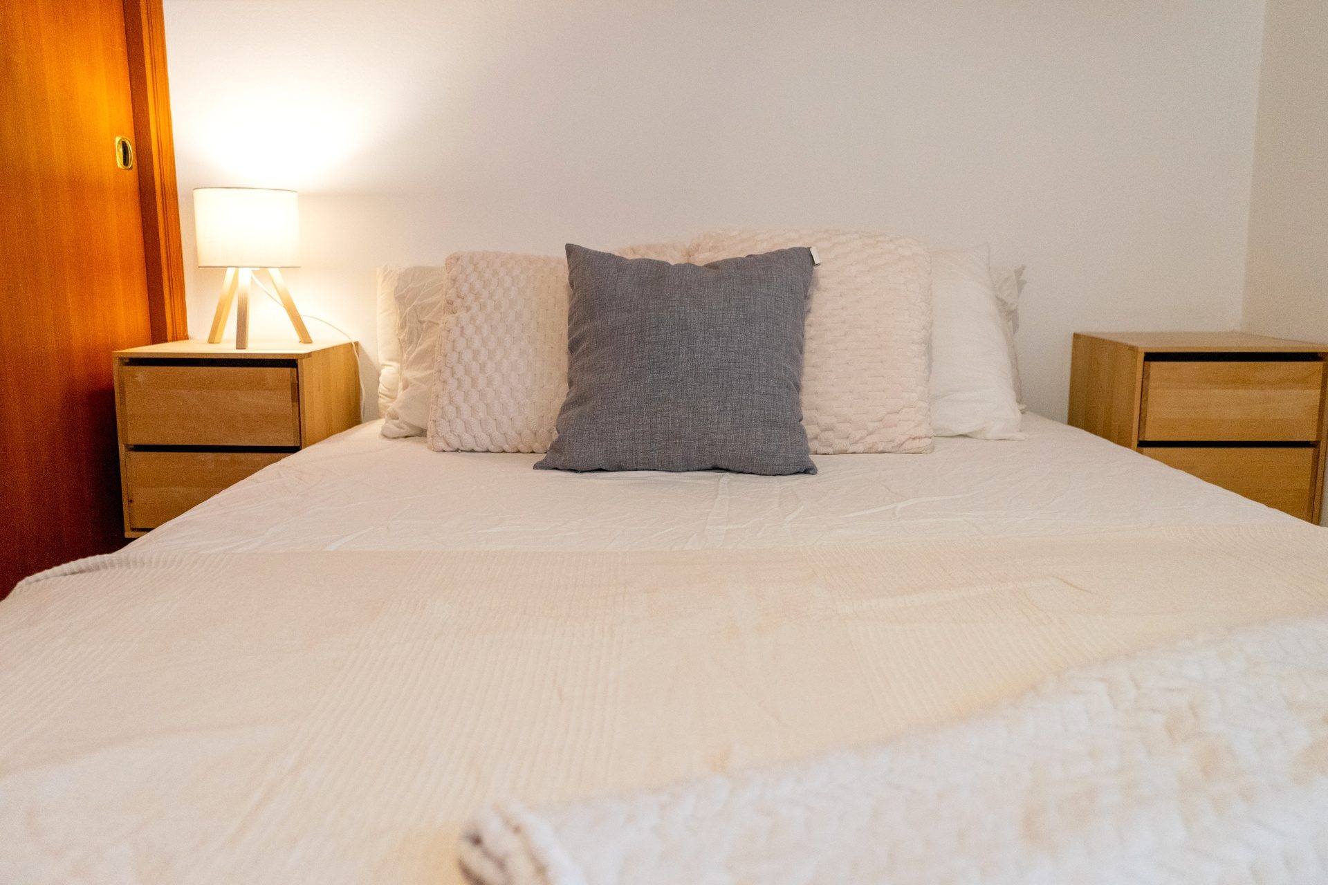Acogedor Apartamento de 3 Habitaciones en Calle Zafiro, La Macarena