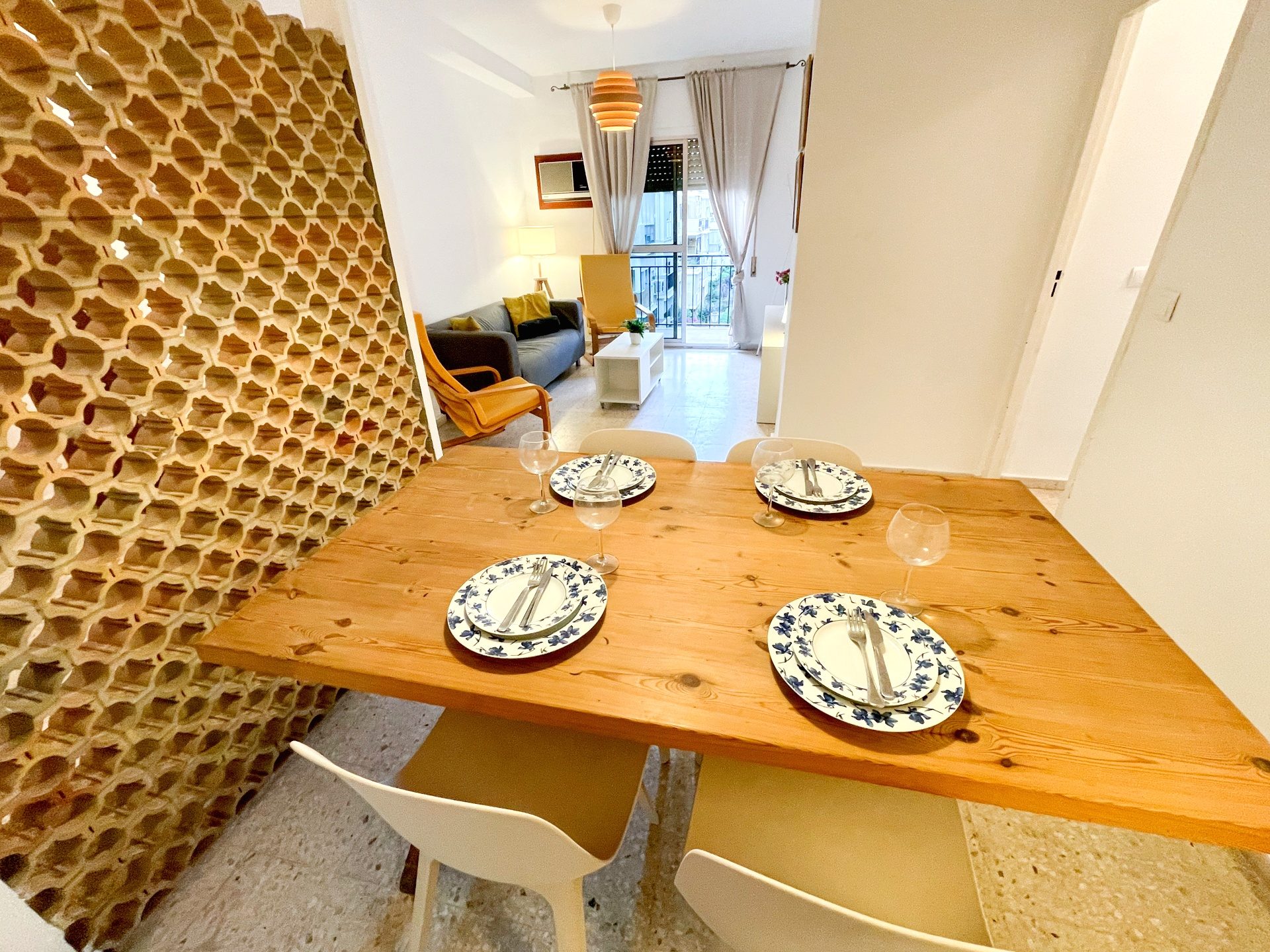Acogedor Apartamento de 3 Habitaciones en Calle Zafiro, La Macarena