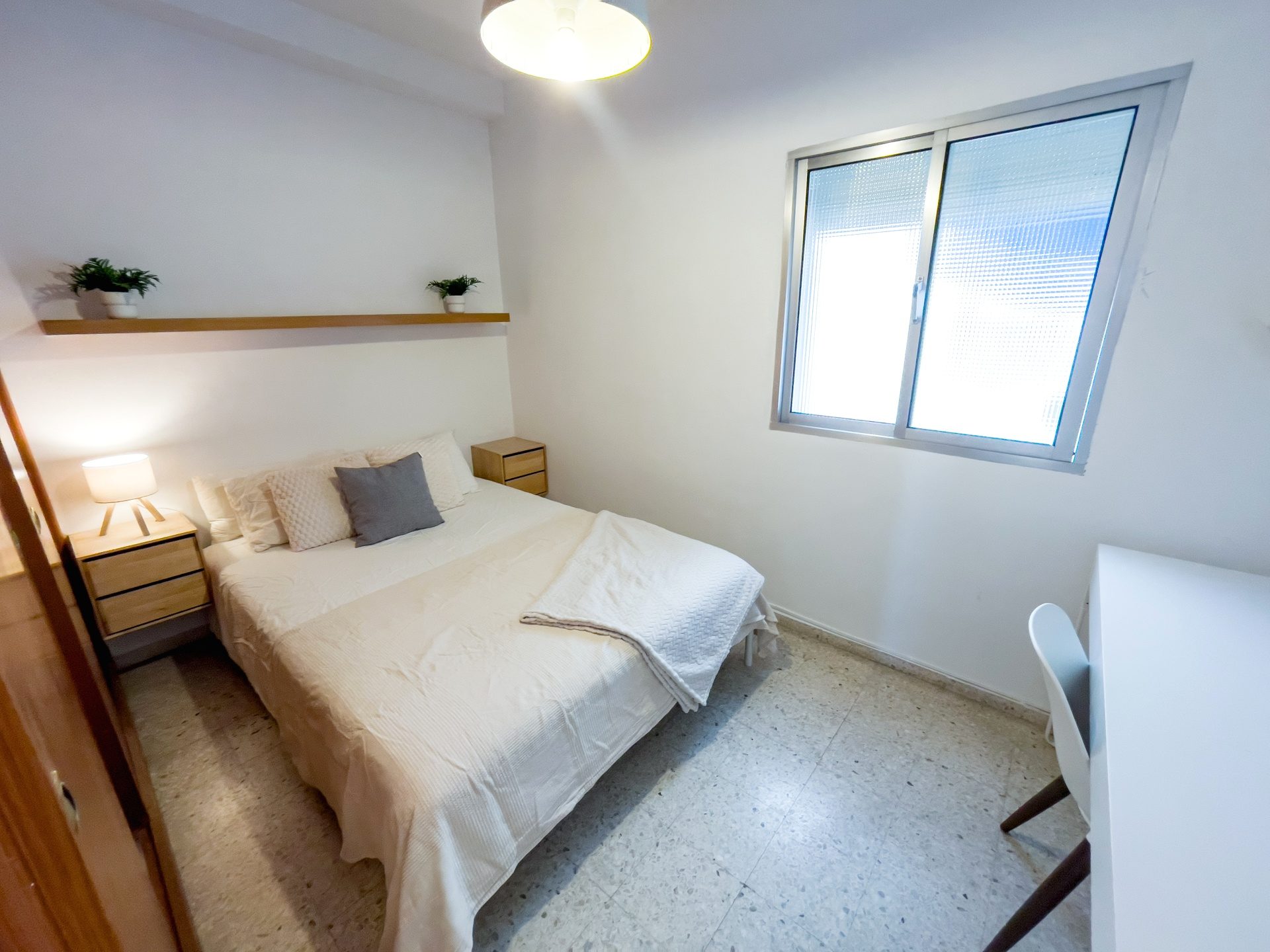 Acogedor Apartamento de 3 Habitaciones en Calle Zafiro, La Macarena