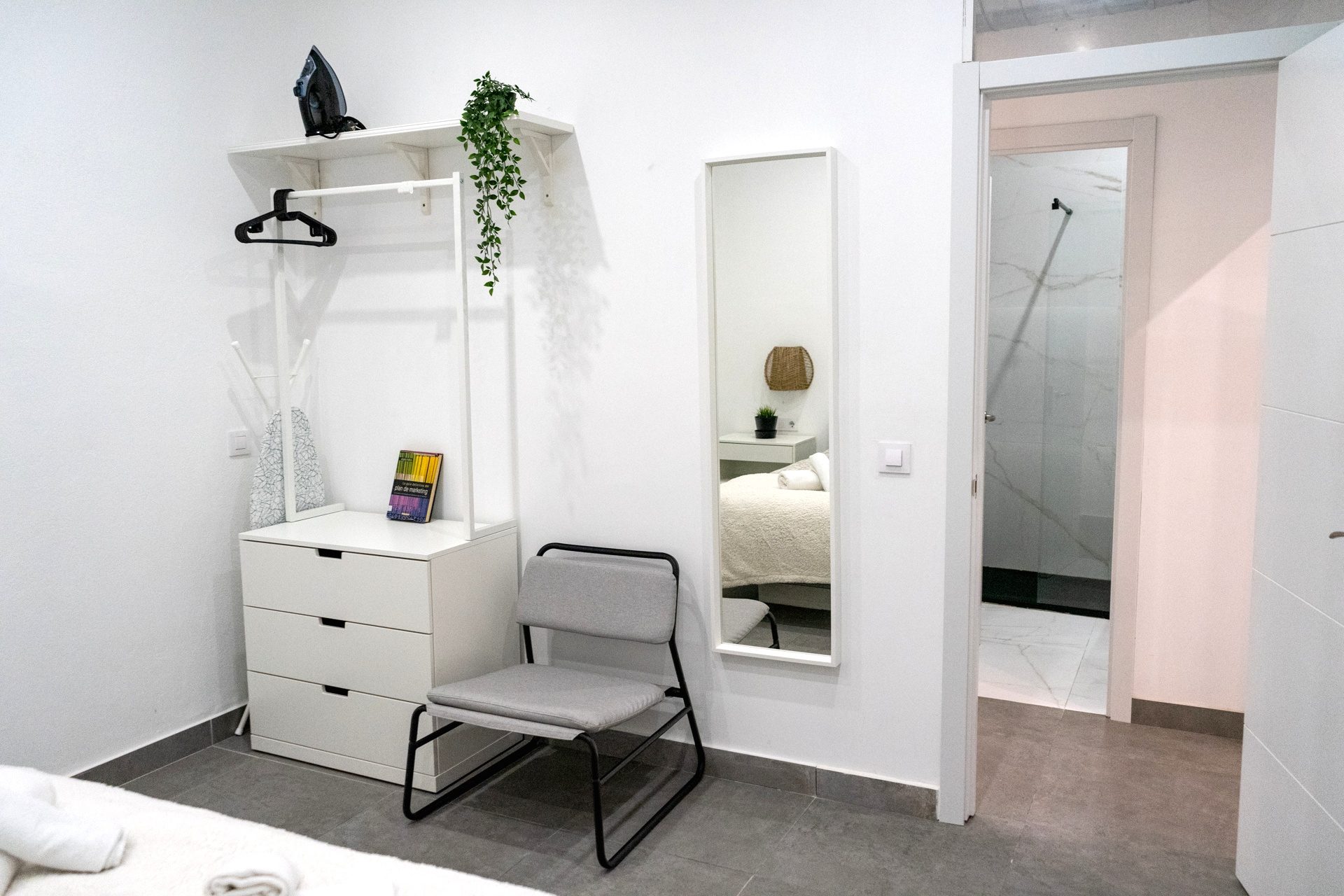 Loft de 2 Habitaciones junto a Calle Betis, Triana