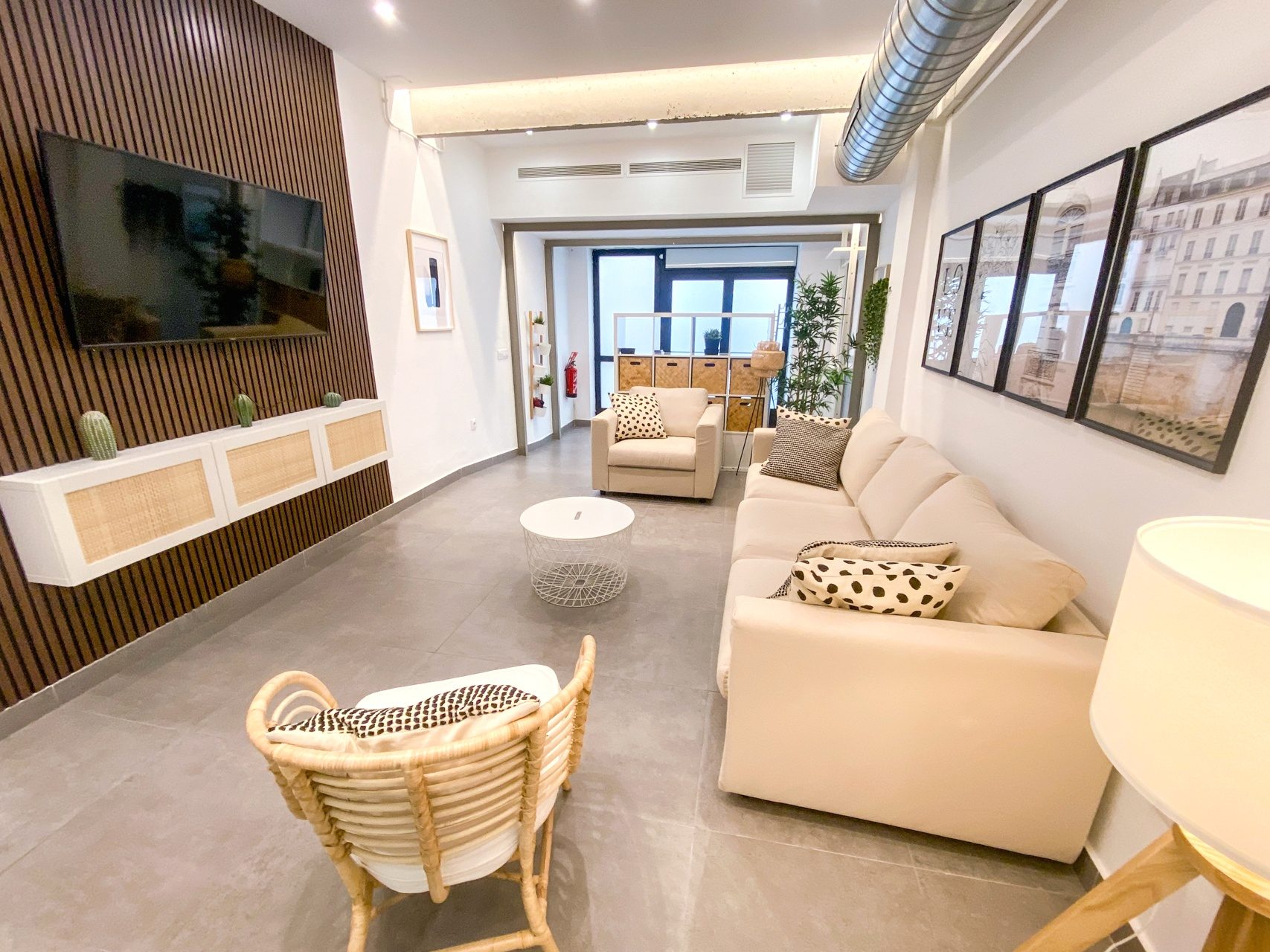 Loft de 2 Habitaciones junto a Calle Betis, Triana