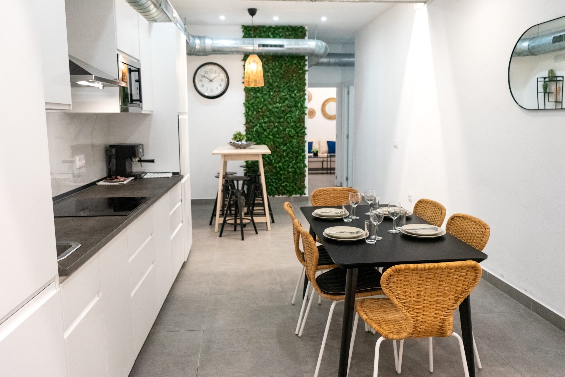 Loft de 2 Habitaciones junto a Calle Betis, Triana