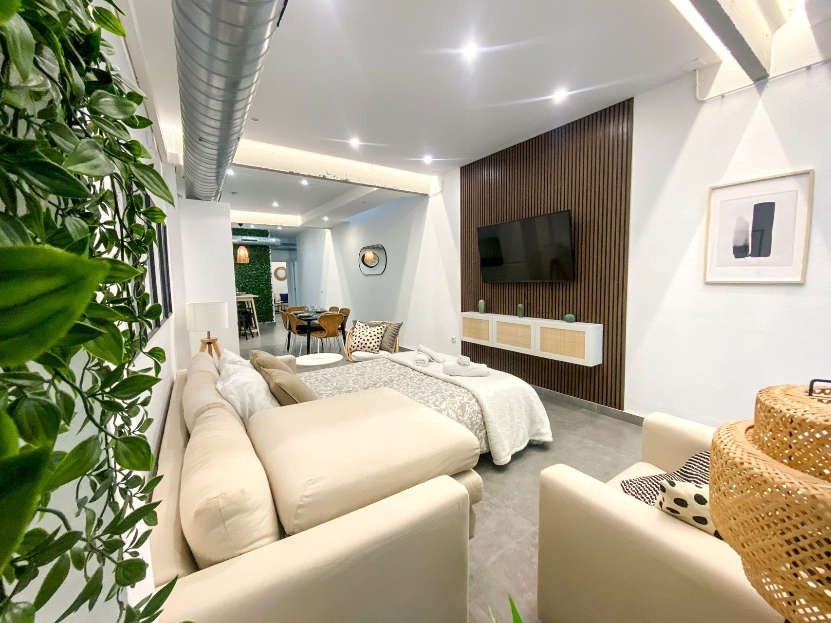 Loft de 2 Habitaciones junto a Calle Betis, Triana