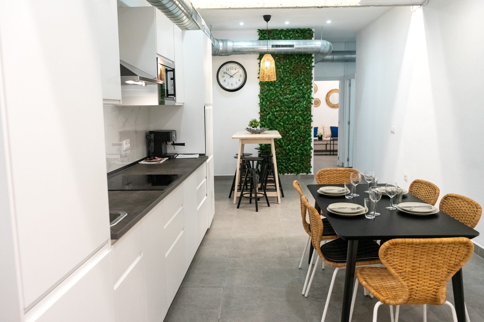 Loft de 2 Habitaciones junto a Calle Betis, Triana