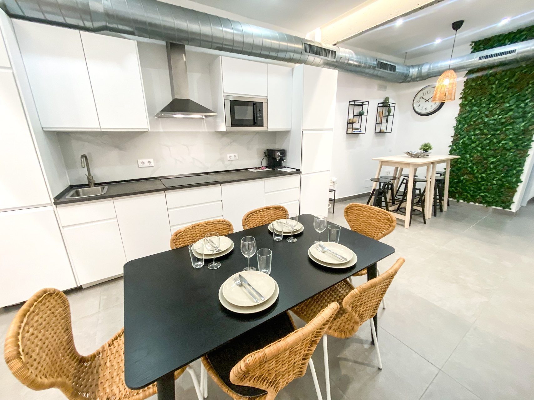 Loft de 2 Habitaciones junto a Calle Betis, Triana