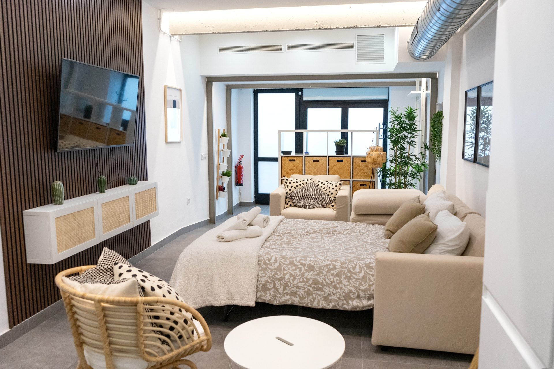 Loft de 2 Habitaciones junto a Calle Betis, Triana