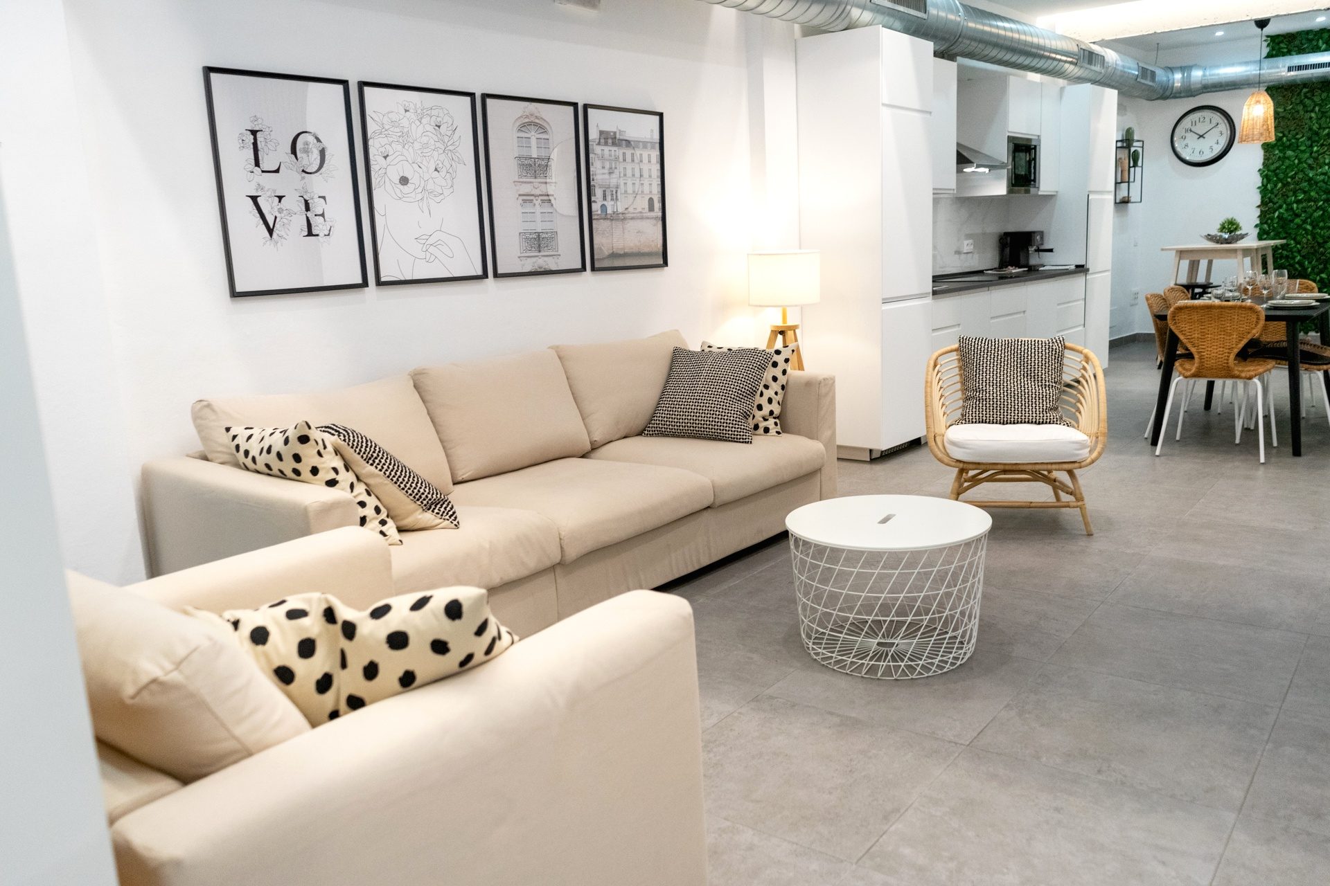 Loft de 2 Habitaciones junto a Calle Betis, Triana
