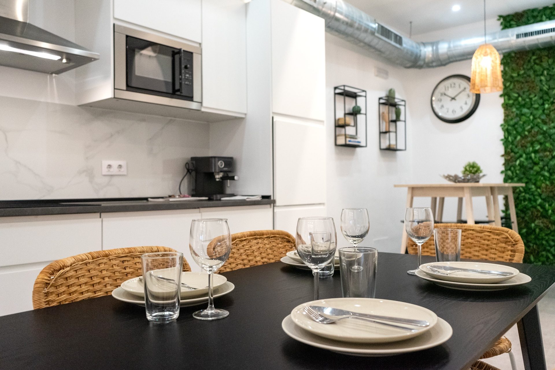 Loft de 2 Habitaciones junto a Calle Betis, Triana