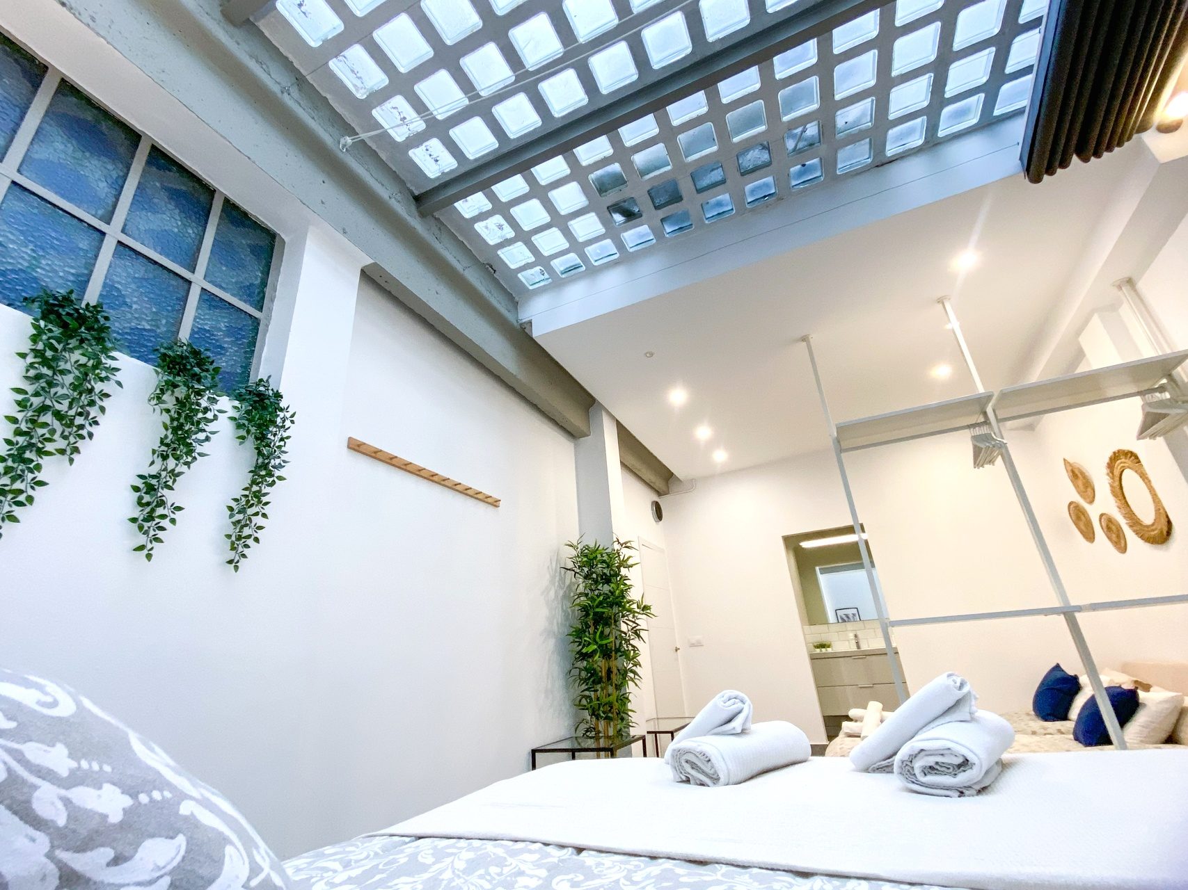Loft de 2 Habitaciones junto a Calle Betis, Triana