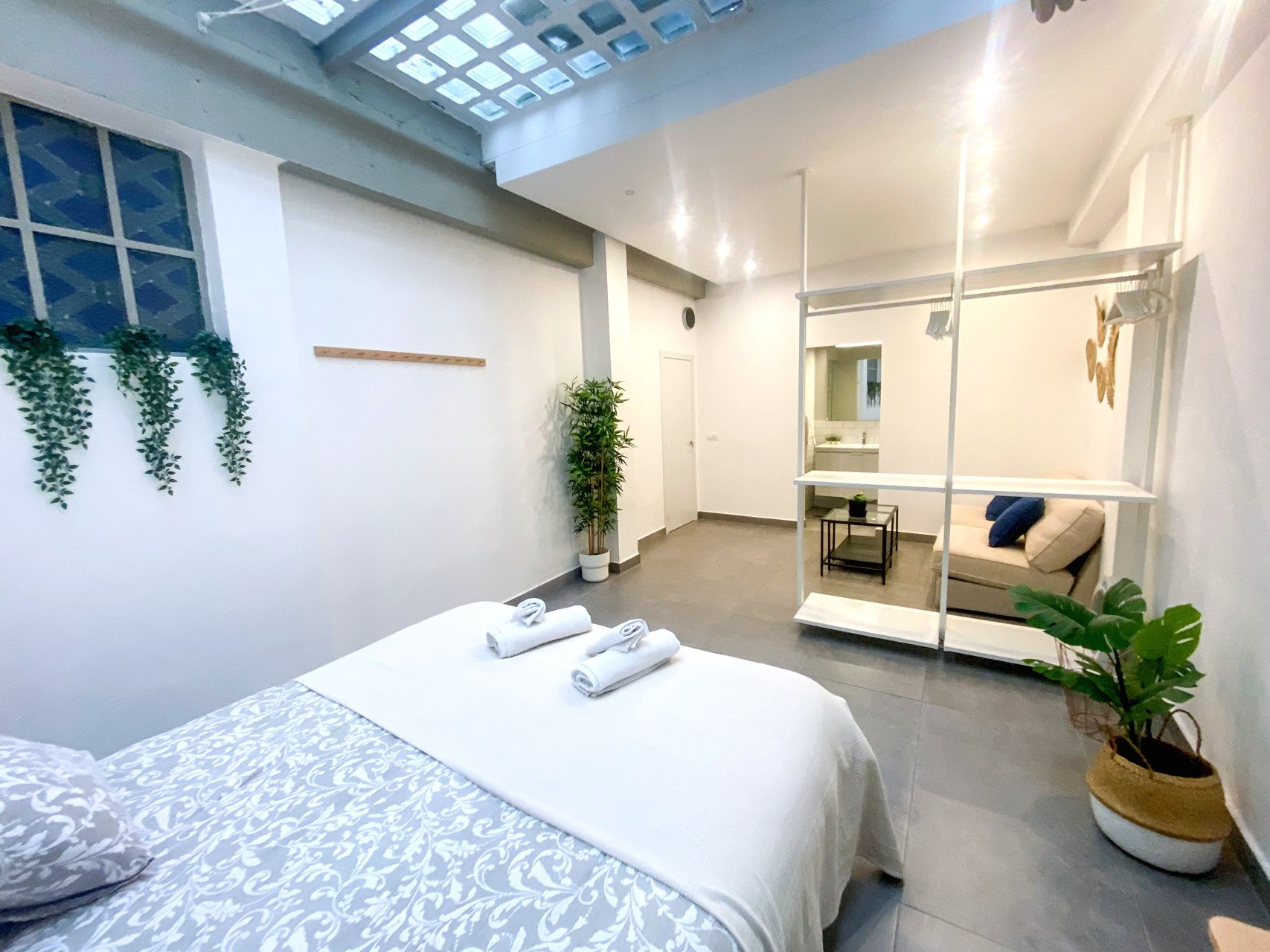 Loft de 2 Habitaciones junto a Calle Betis, Triana
