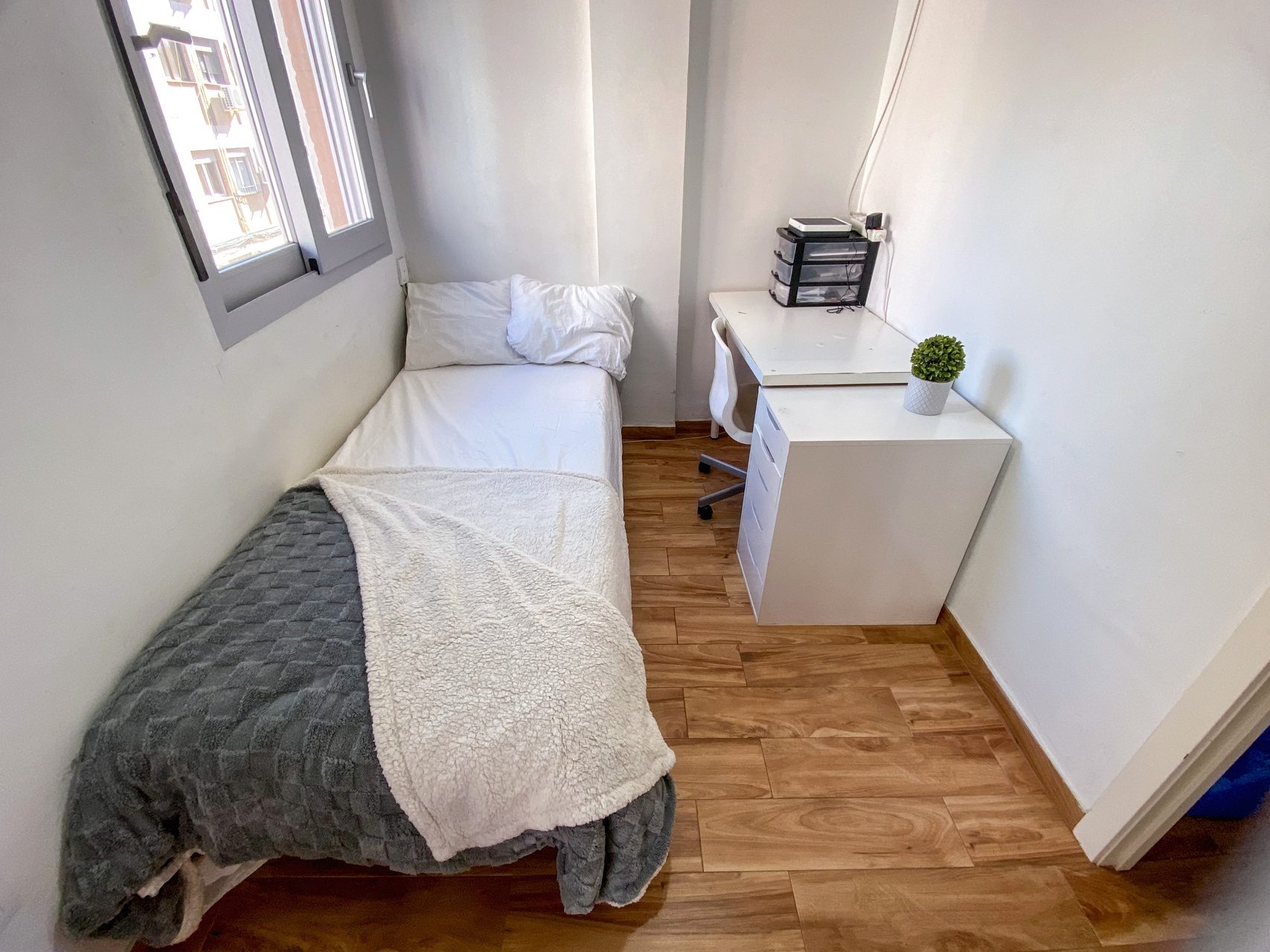 Piso de 4 Habitaciones en el corazón de Triana - Maestro Arrieta