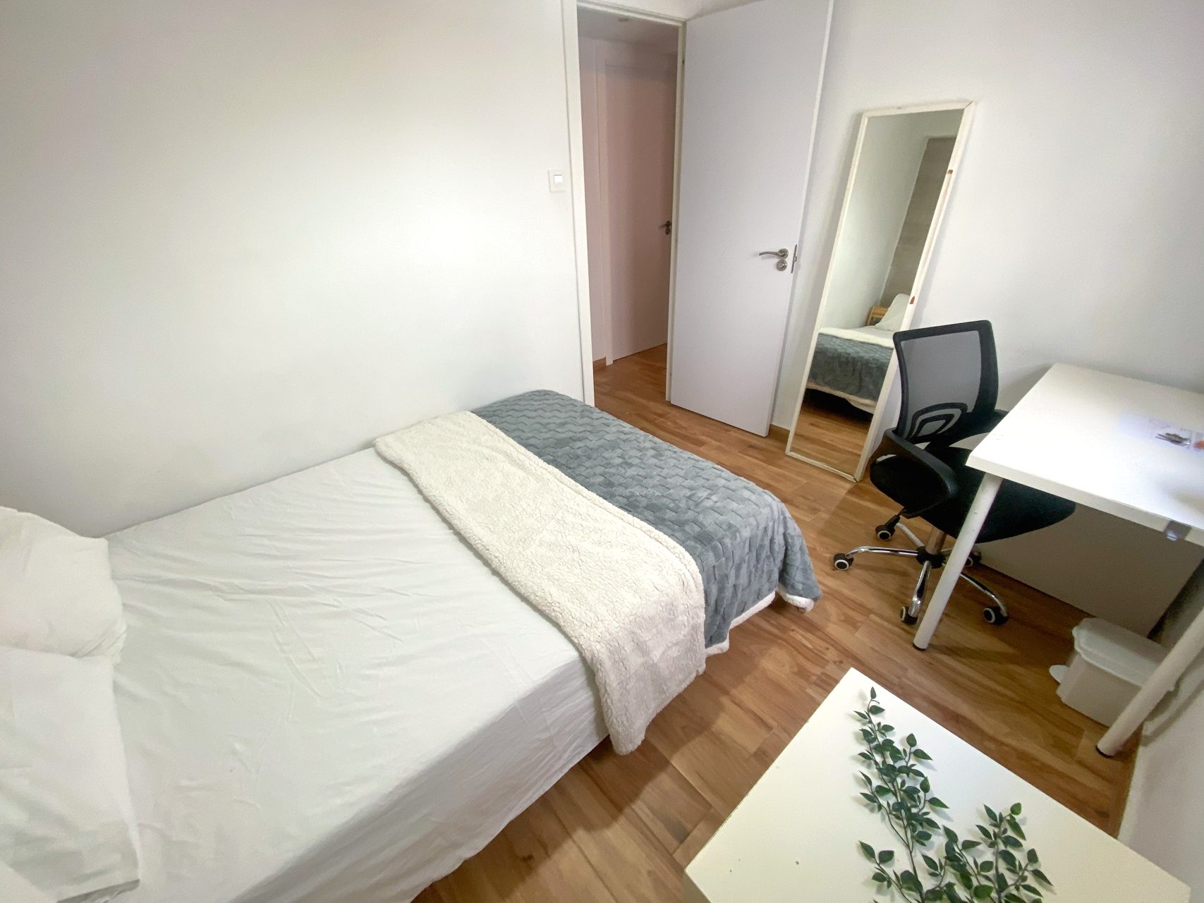  Piso de 4 Habitaciones en el corazón de Triana - Maestro Arrieta