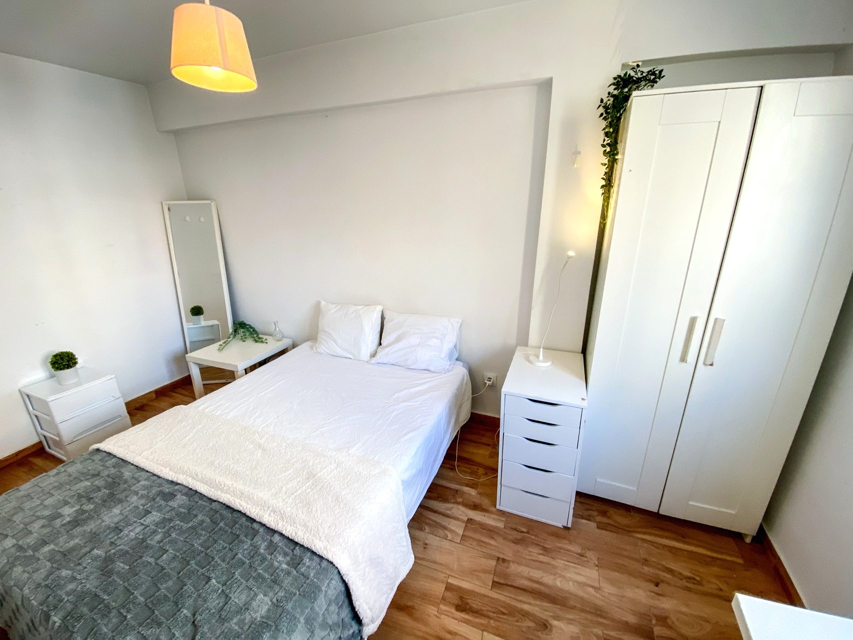  Piso de 4 Habitaciones en el corazón de Triana - Maestro Arrieta
