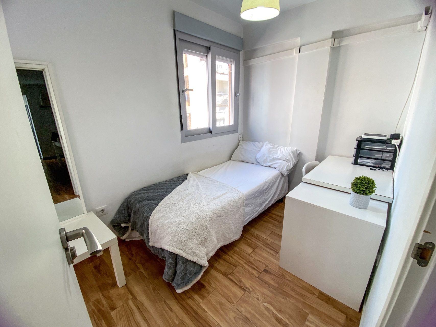  Piso de 4 Habitaciones en el corazón de Triana - Maestro Arrieta