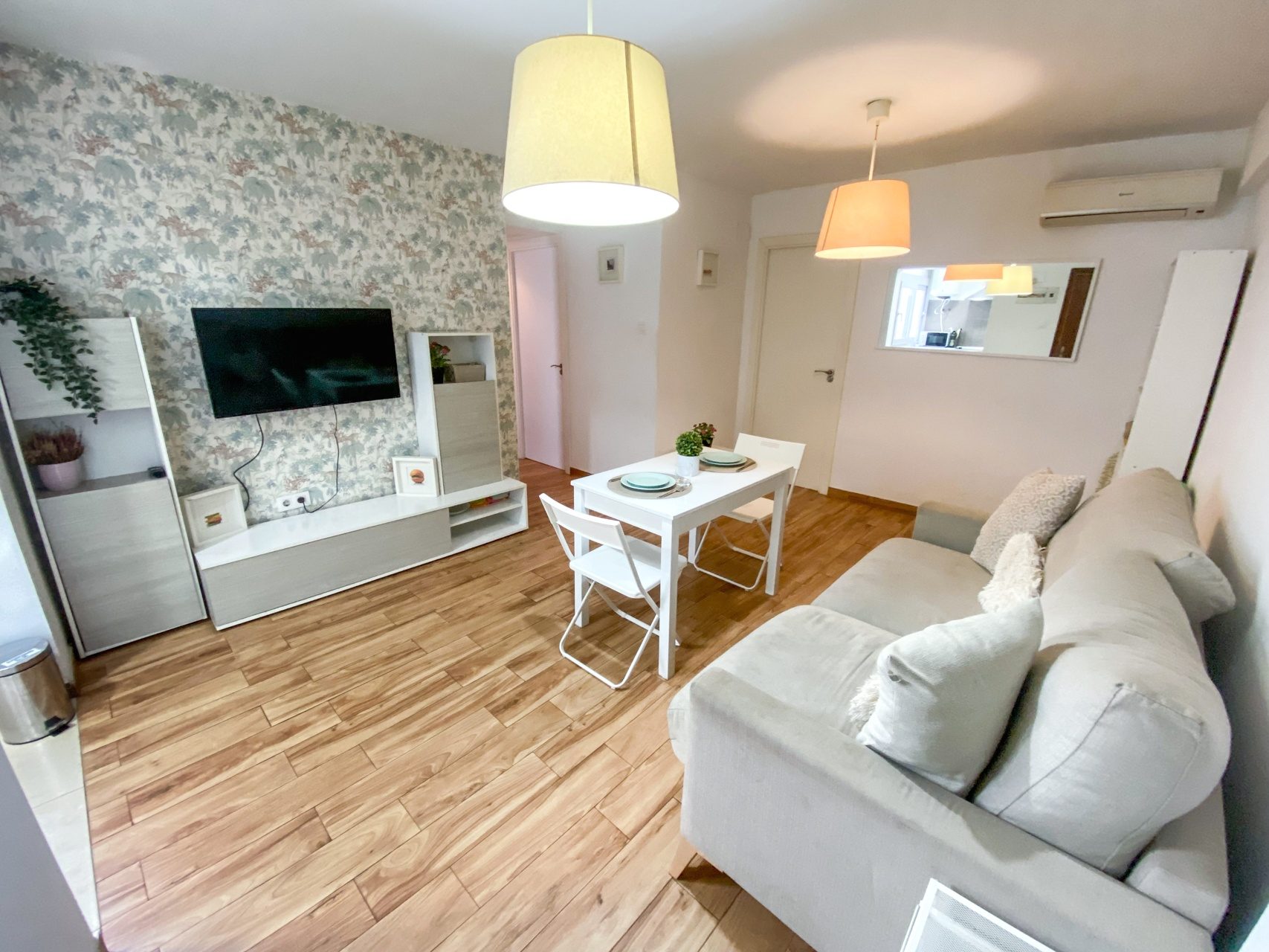  Piso de 4 Habitaciones en el corazón de Triana - Maestro Arrieta