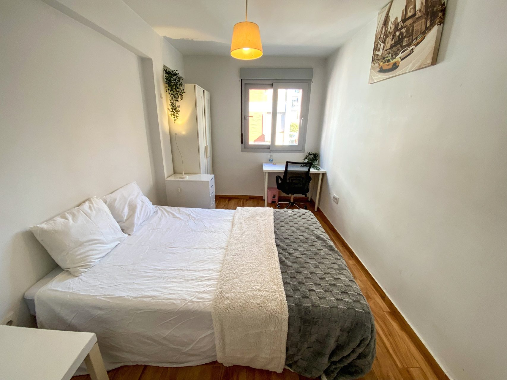  Piso de 4 Habitaciones en el corazón de Triana - Maestro Arrieta
