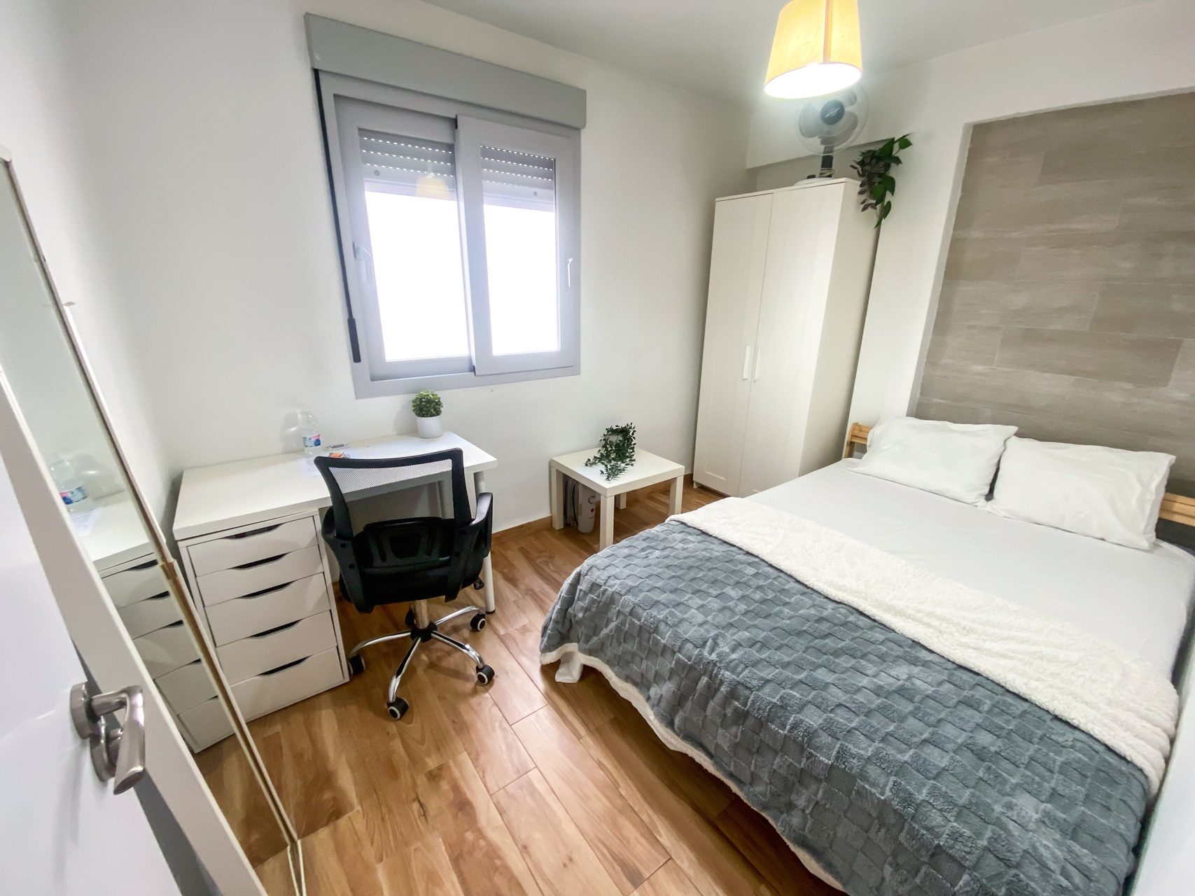  Piso de 4 Habitaciones en el corazón de Triana - Maestro Arrieta