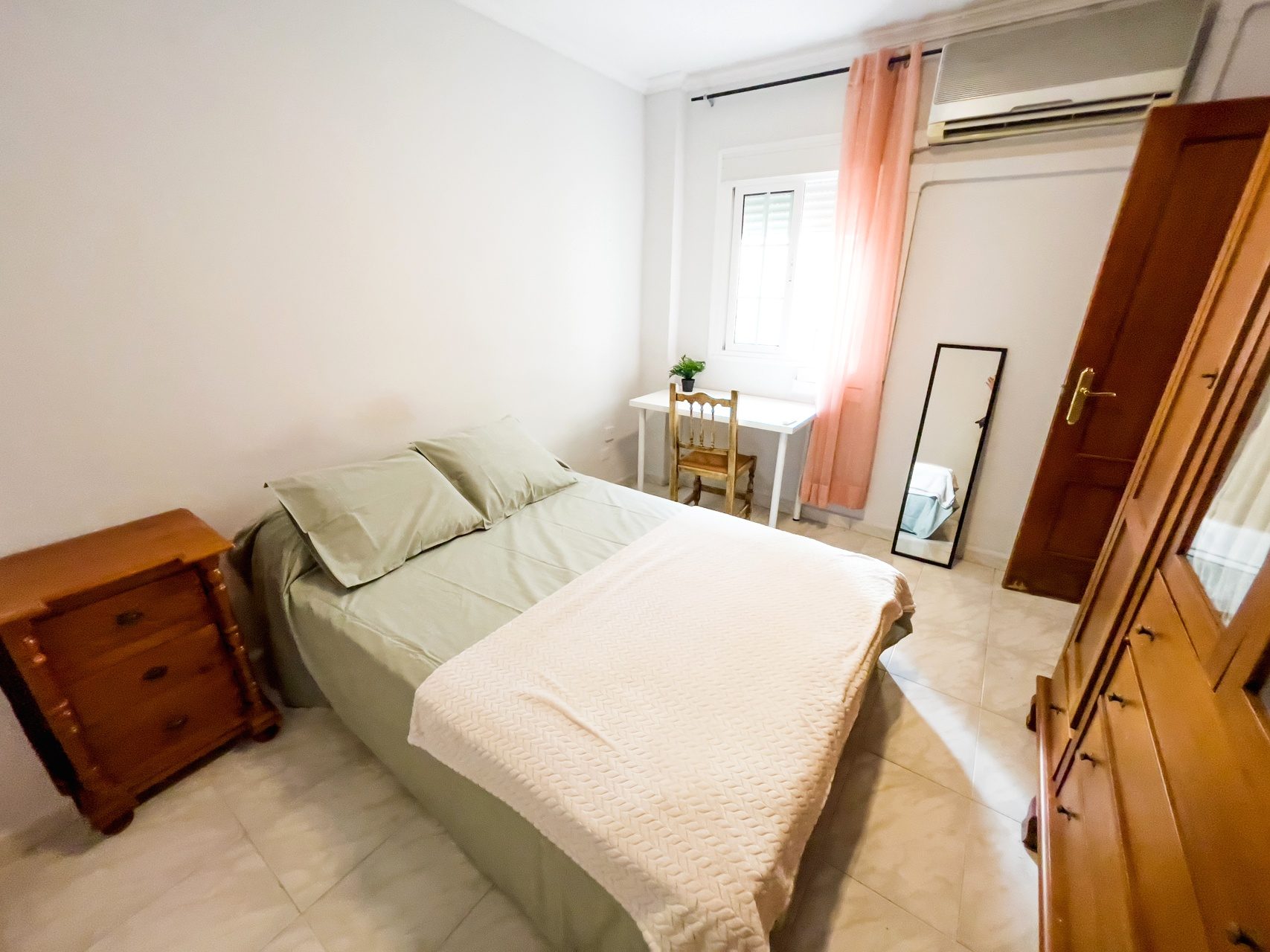 Piso de 3 Habitaciones en Santa Justa – Sevilla