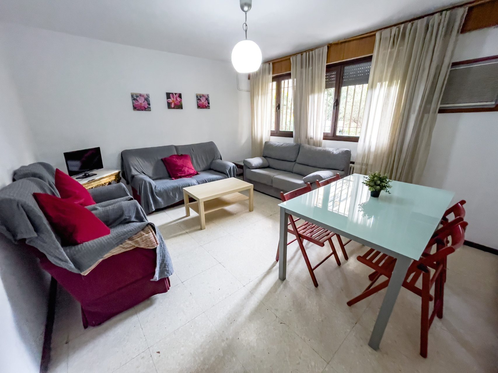 Room for students in Nervión, Seville