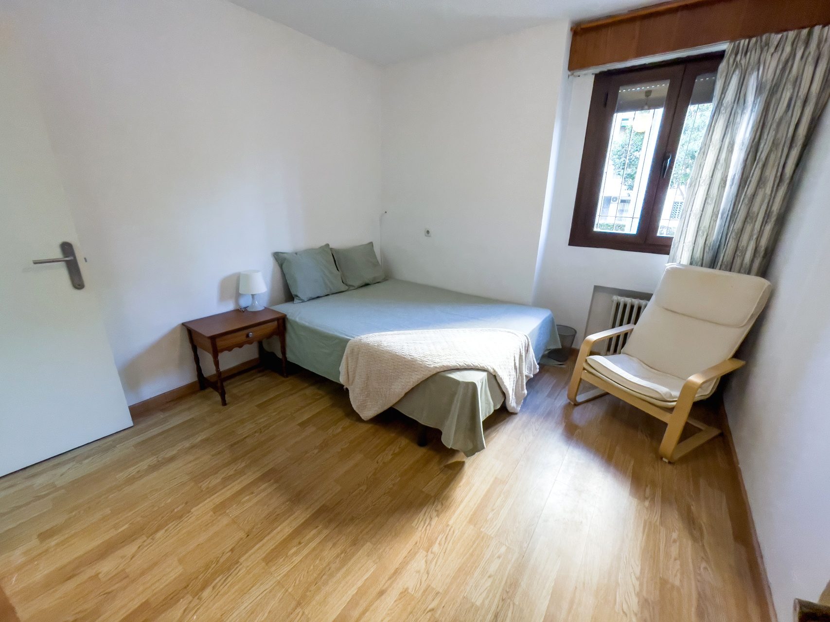 Gran Piso de 5 Habitaciones en Grupo Óscar Carvallo - Nervion