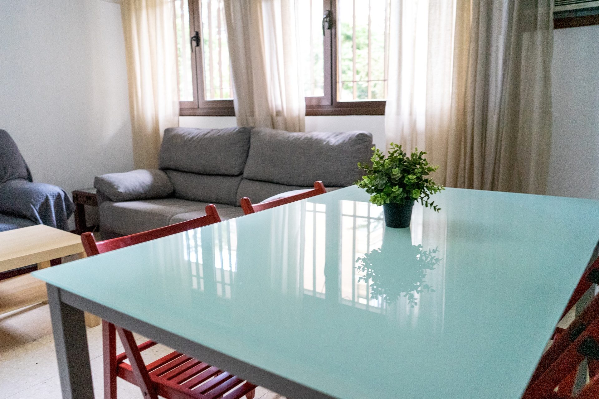 Gran Piso de 5 Habitaciones en Grupo Óscar Carvallo - Nervion