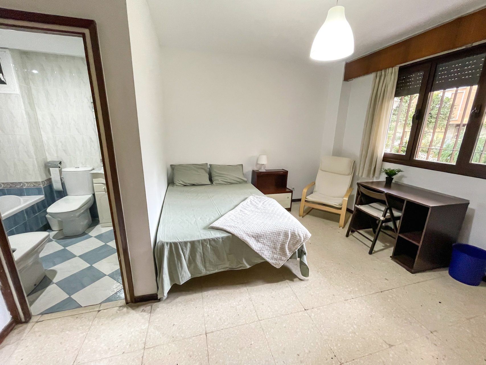 Gran Piso de 5 Habitaciones en Grupo Óscar Carvallo - Nervion