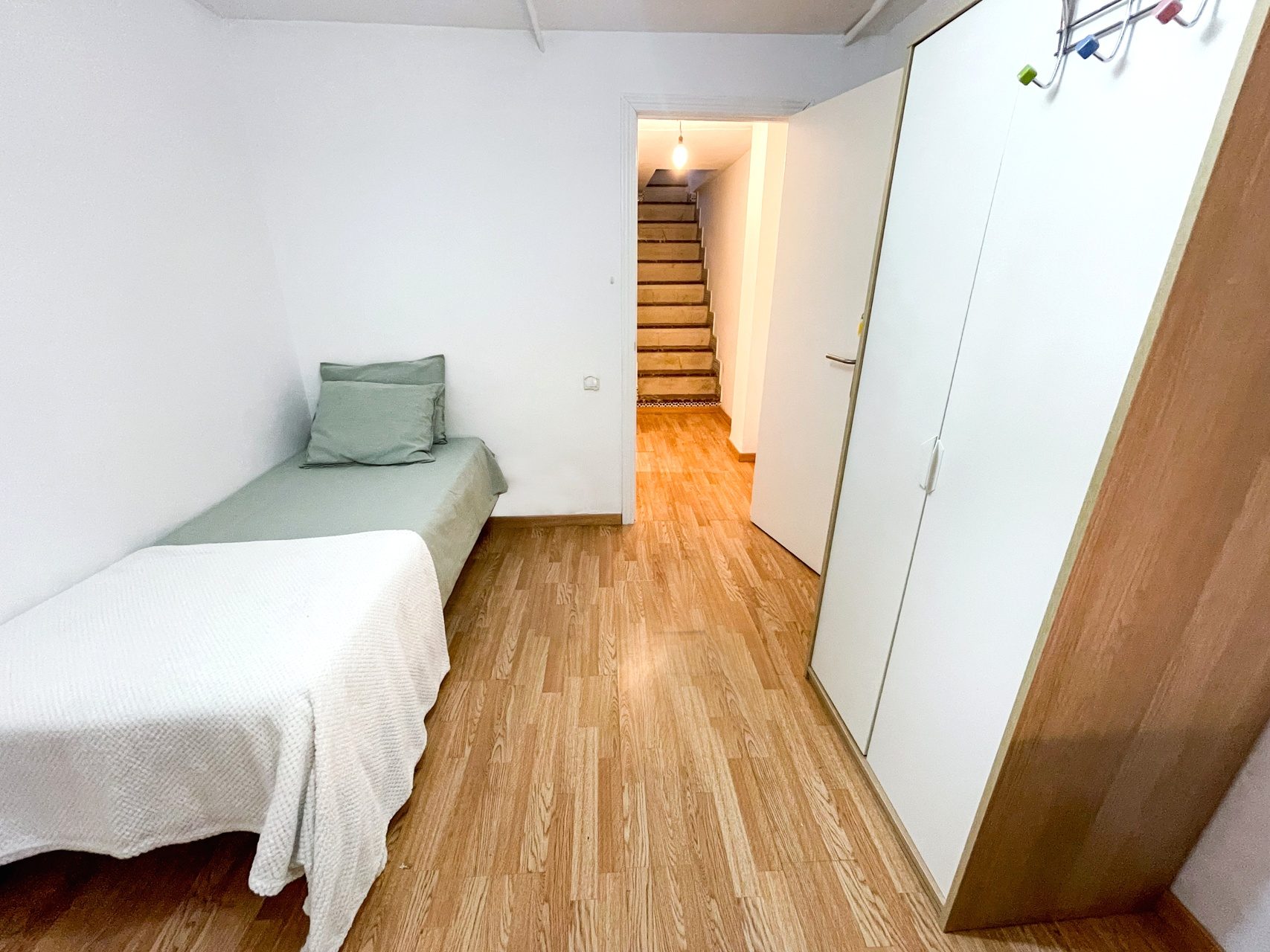 Gran Piso de 5 Habitaciones en Grupo Óscar Carvallo - Nervion