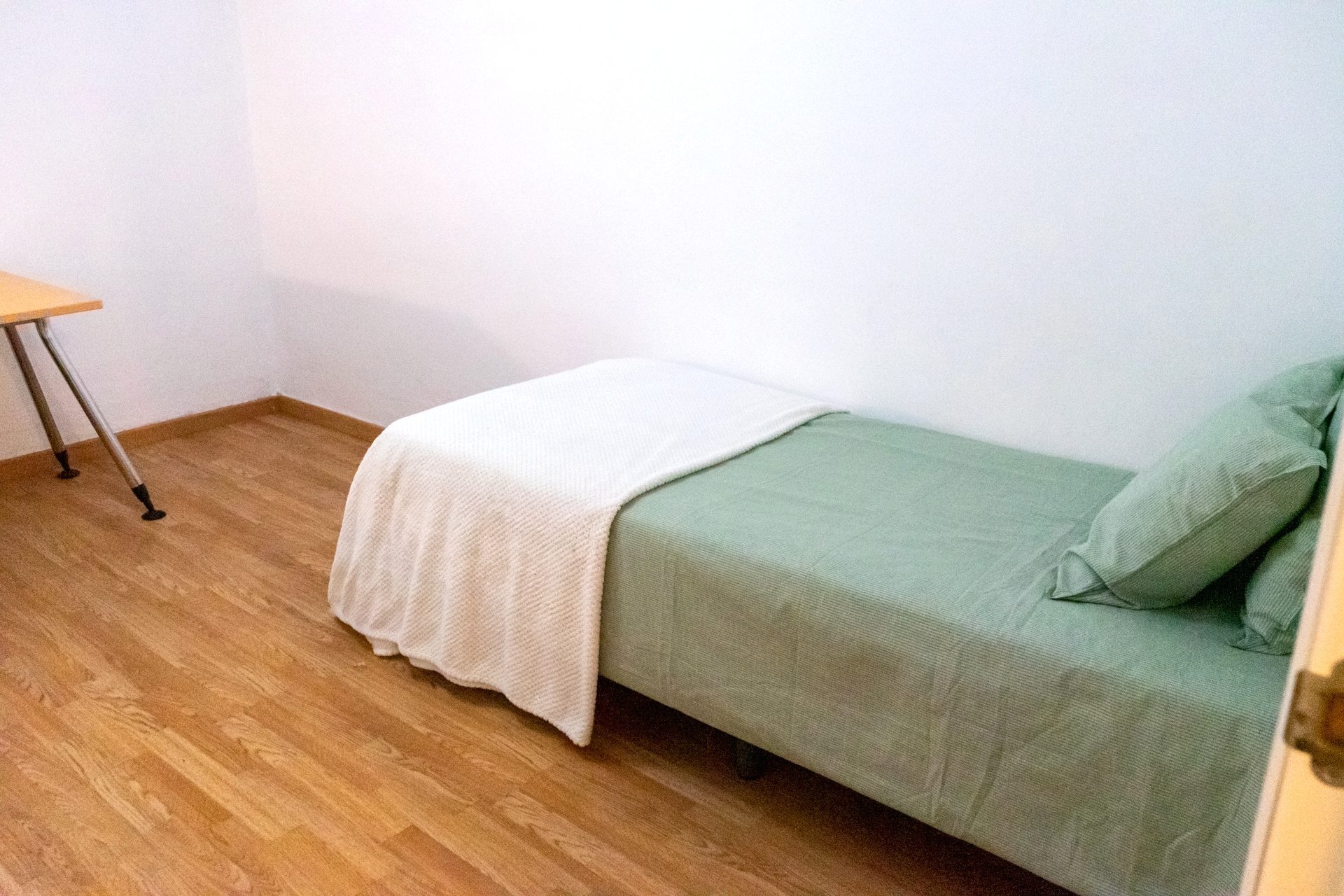 Gran Piso de 5 Habitaciones en Grupo Óscar Carvallo - Nervion