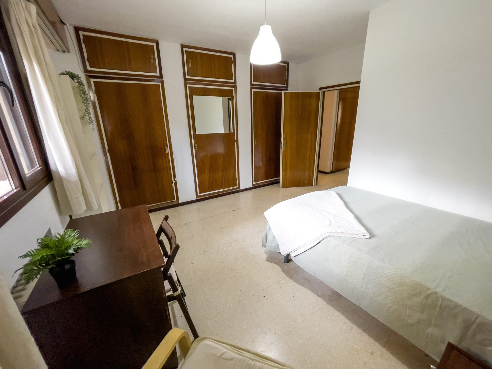 Gran Piso de 5 Habitaciones en Grupo Óscar Carvallo - Nervion