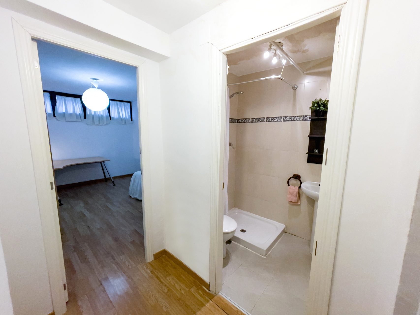 Gran Piso de 5 Habitaciones en Grupo Óscar Carvallo - Nervion
