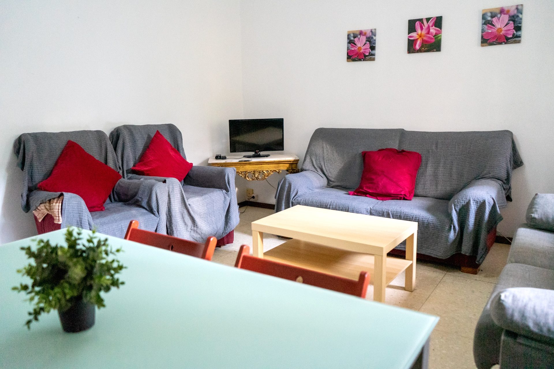 Gran Piso de 5 Habitaciones en Grupo Óscar Carvallo - Nervion