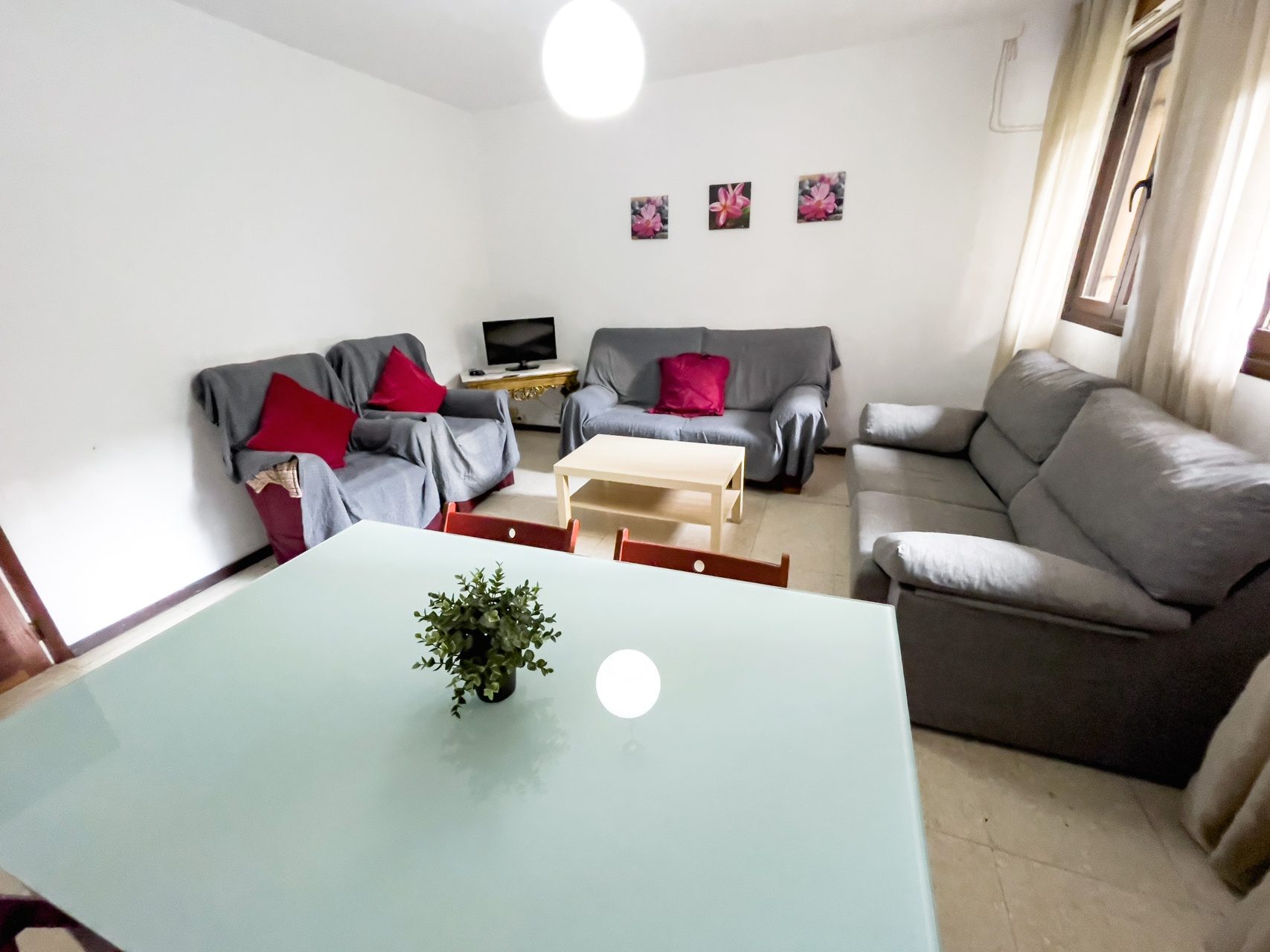 Gran Piso de 5 Habitaciones en Grupo Óscar Carvallo - Nervion