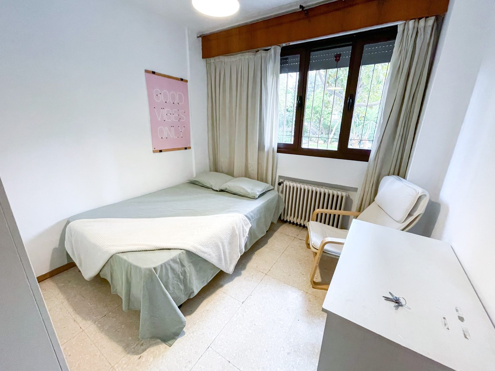 Gran Piso de 5 Habitaciones en Grupo Óscar Carvallo - Nervion