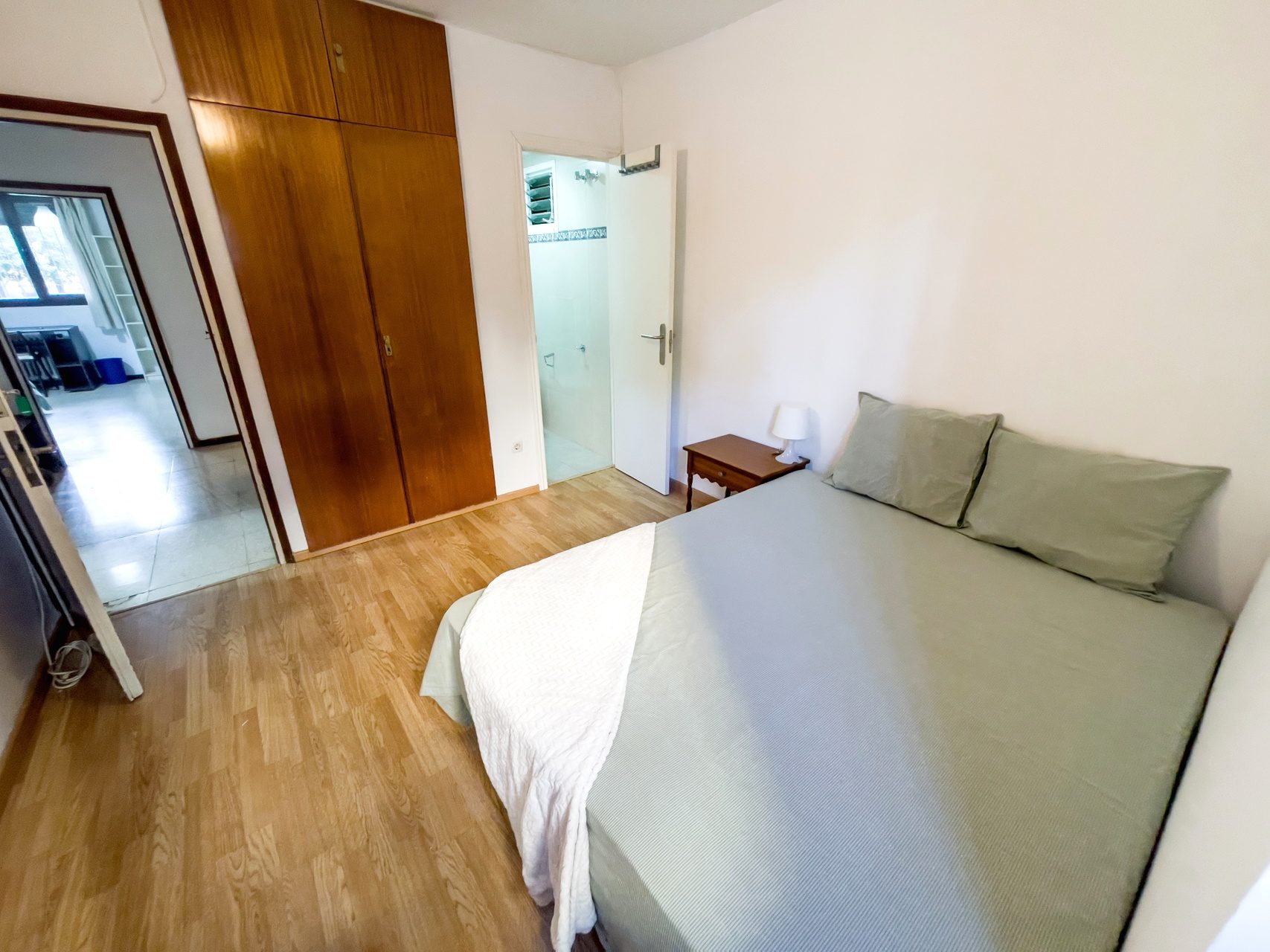 Gran Piso de 5 Habitaciones en Grupo Óscar Carvallo - Nervion