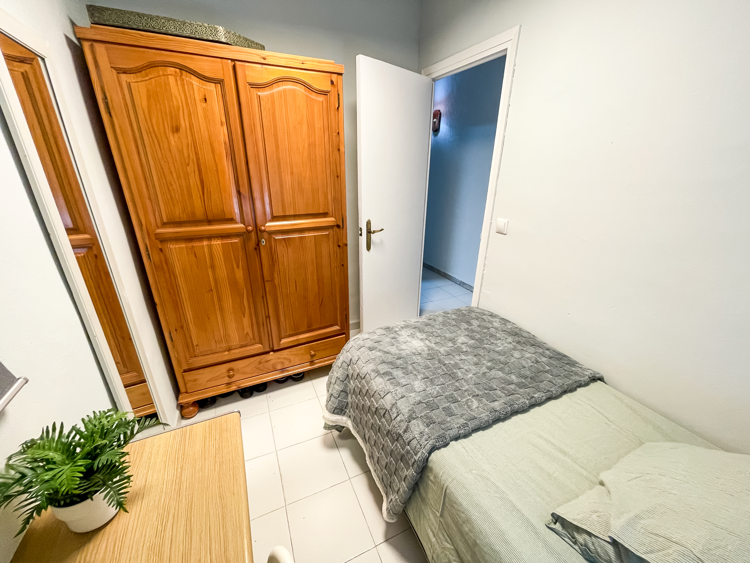 Habitación con balcón para estudiantes en Cruz Roja, Sevilla