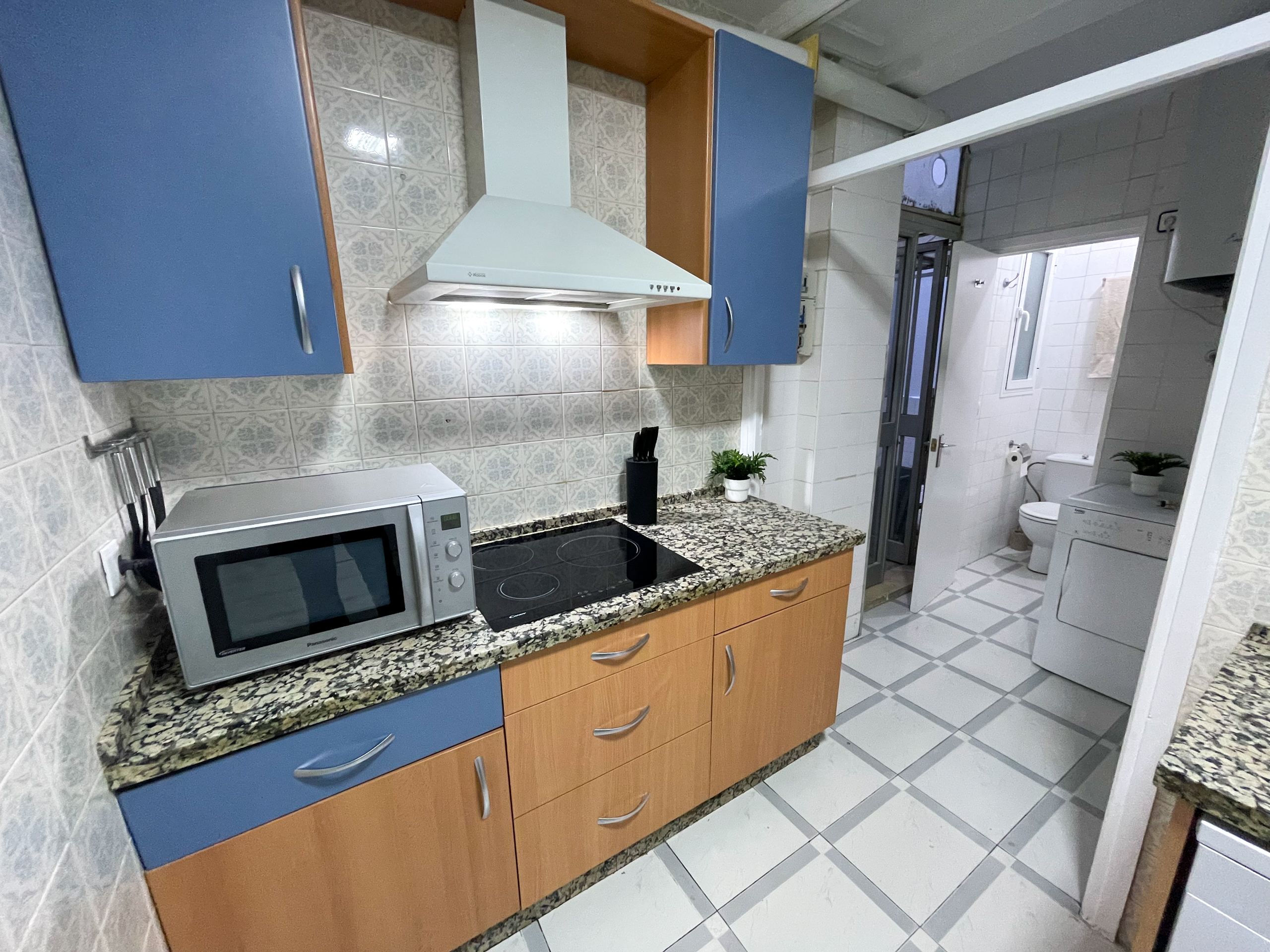 Habitación con balcón para estudiantes en Cruz Roja, Sevilla