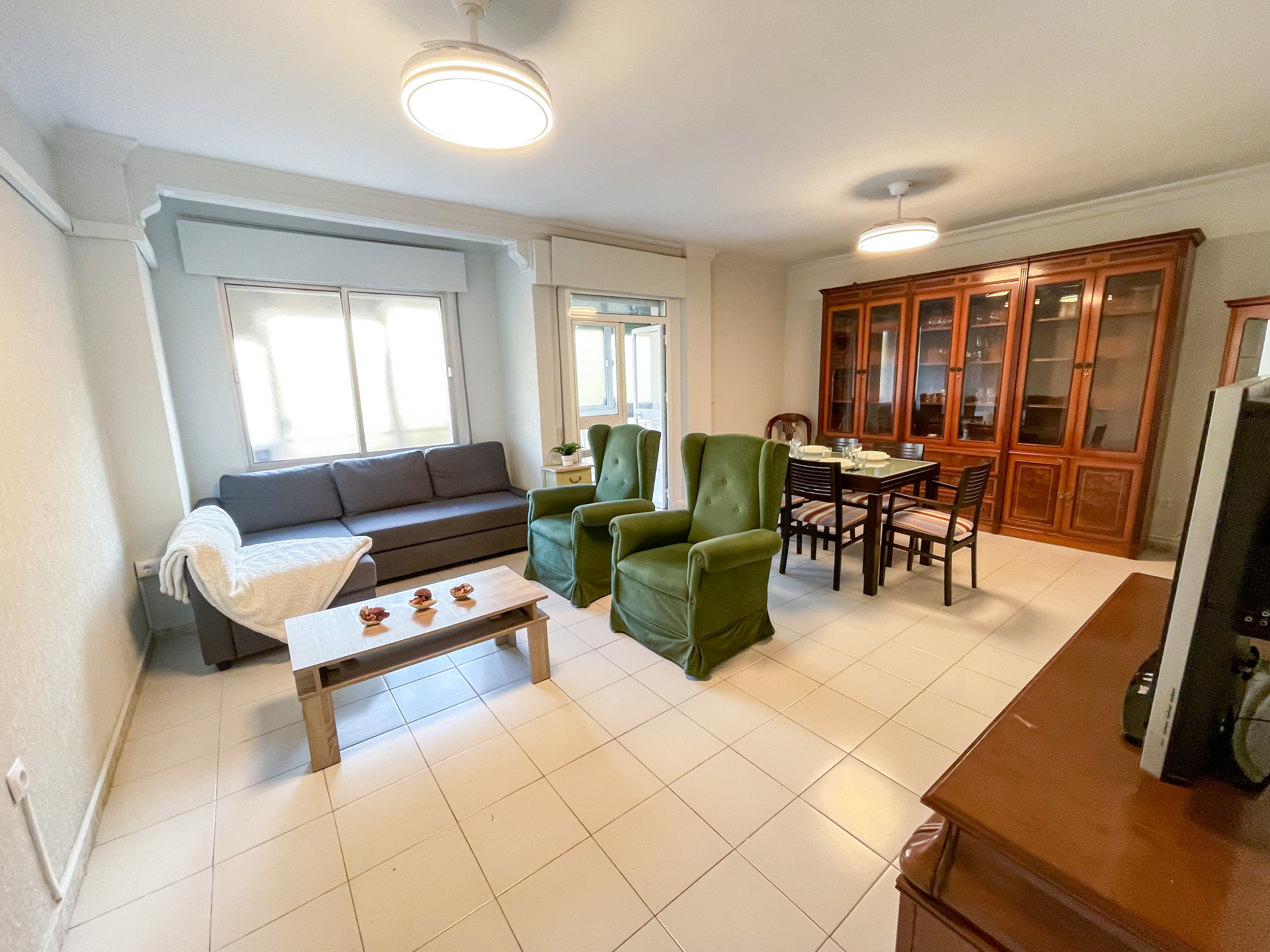 Habitación con balcón para estudiantes en Cruz Roja, Sevilla