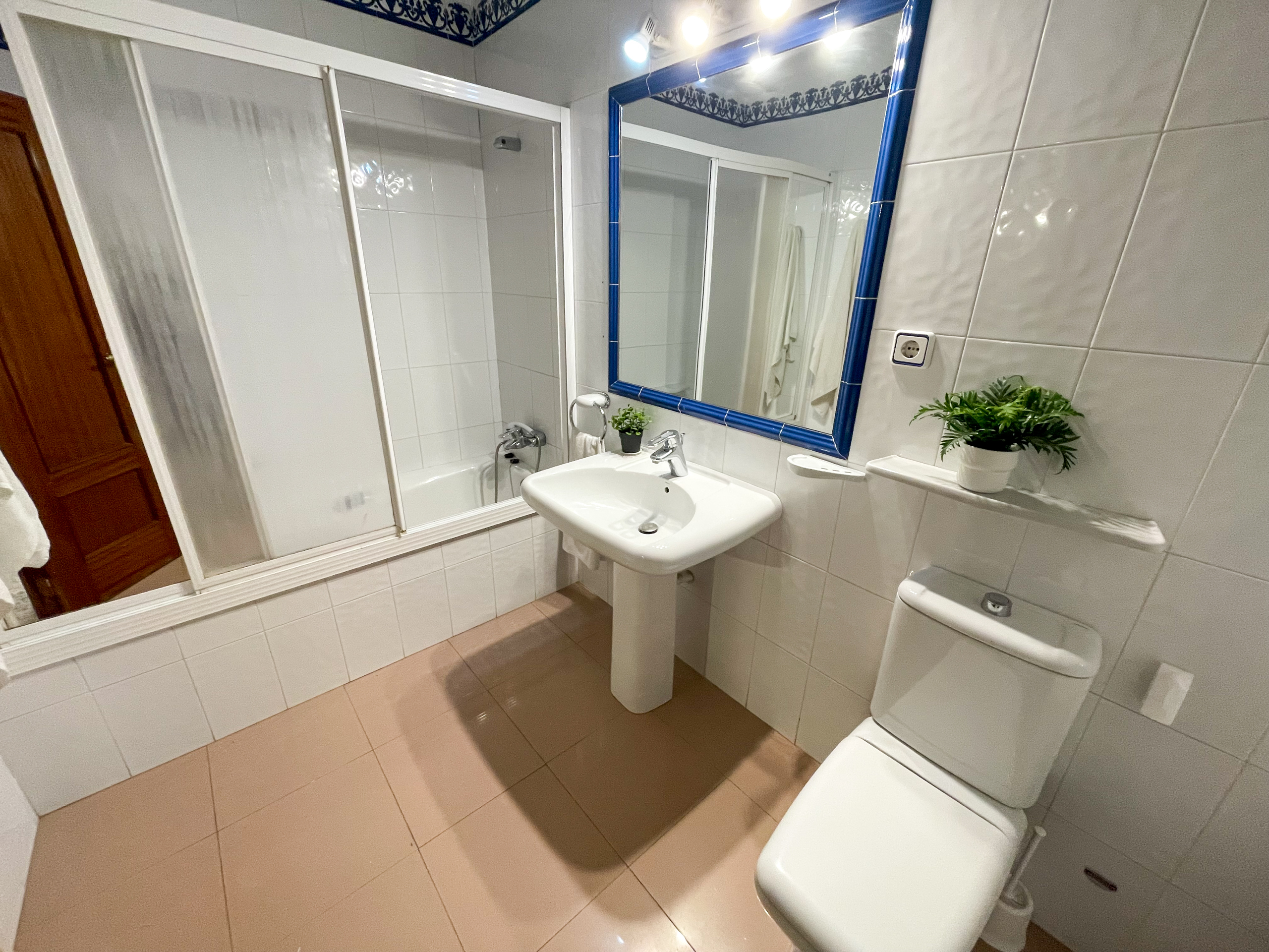 Habitación doble para estudiantes Erasmus en Triana, Sevilla