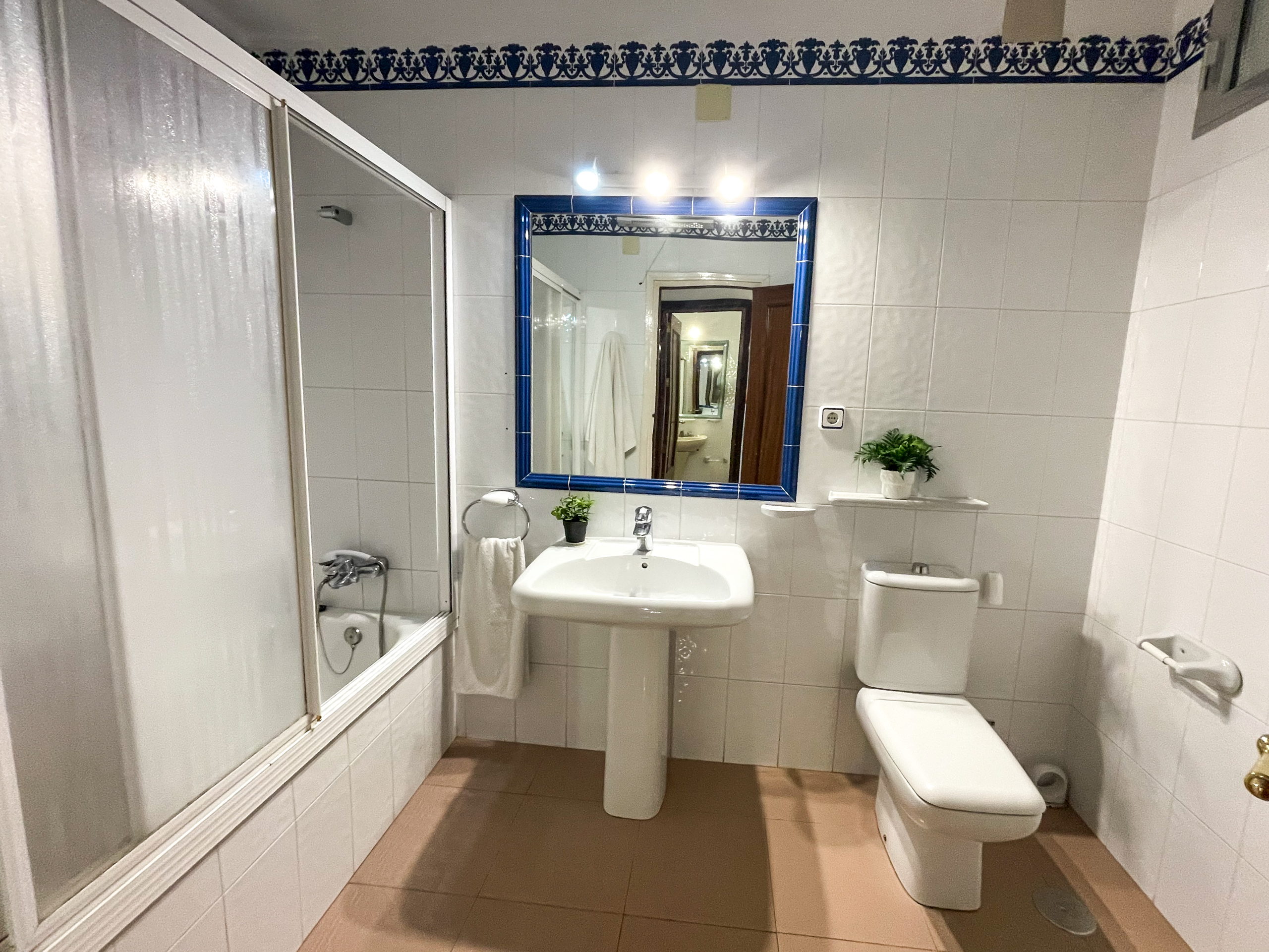 Habitación doble para estudiantes Erasmus en Triana, Sevilla